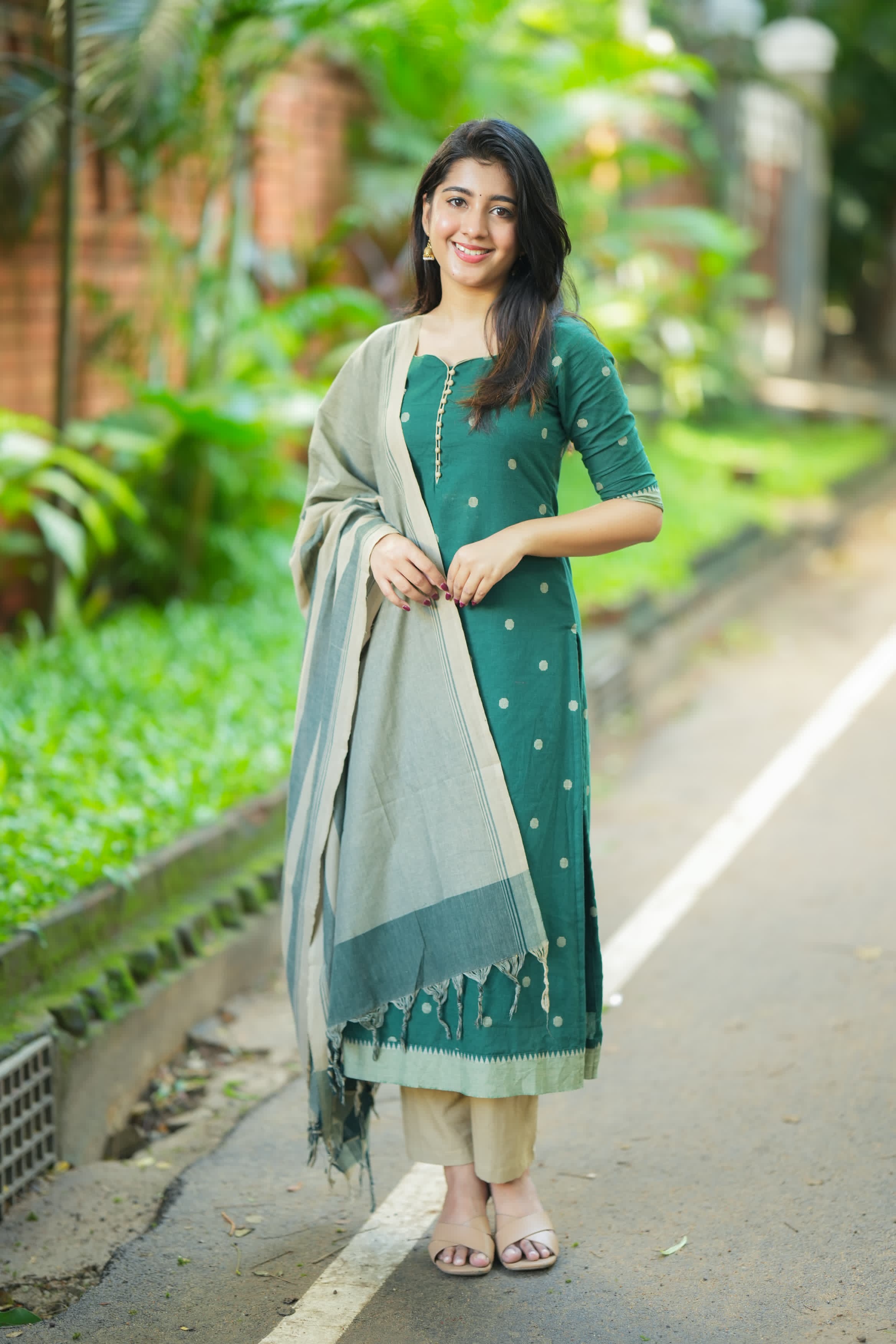 Amala Pure Handloom Cotton Saree - Soft & Breathable Traditional Indian Saree for Women - Perfect for Weddings, Festivals & Special Occasions