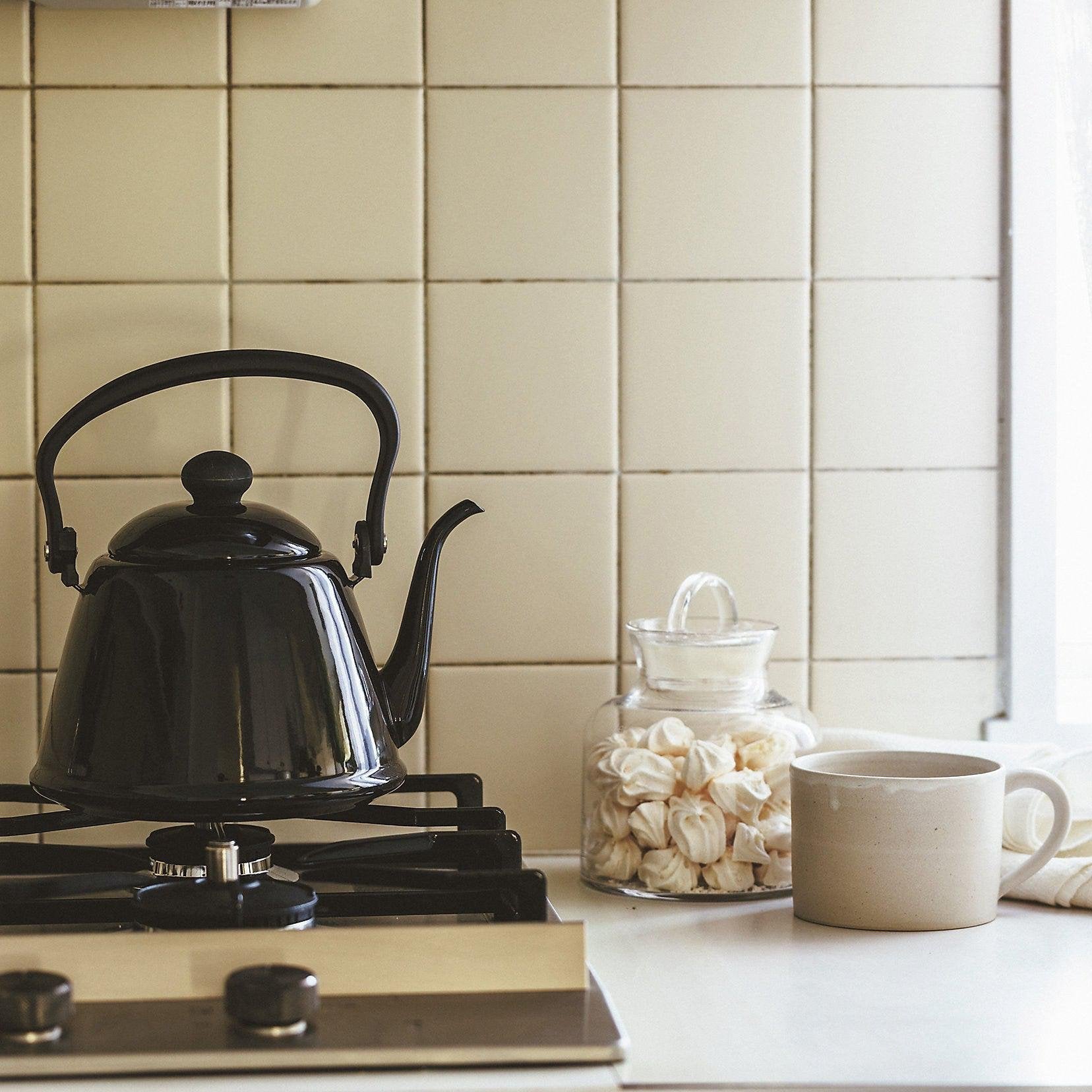 Premium Japanese Enamel Gooseneck Kettle - Noda Horo Drip Kettle II (DK 200BK) - Perfect for Pour Over Coffee, Tea Brewing & Specialty Hot Beverages