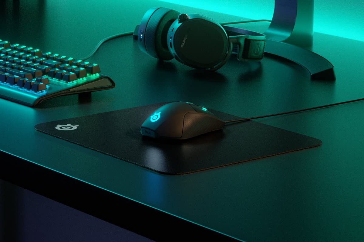 SteelSeries QcK Hard Gaming Mouse Pad - High Precision Control Surface for FPS & MOBA Games - Medium Size - Perfect for Esports & Competitive Gaming