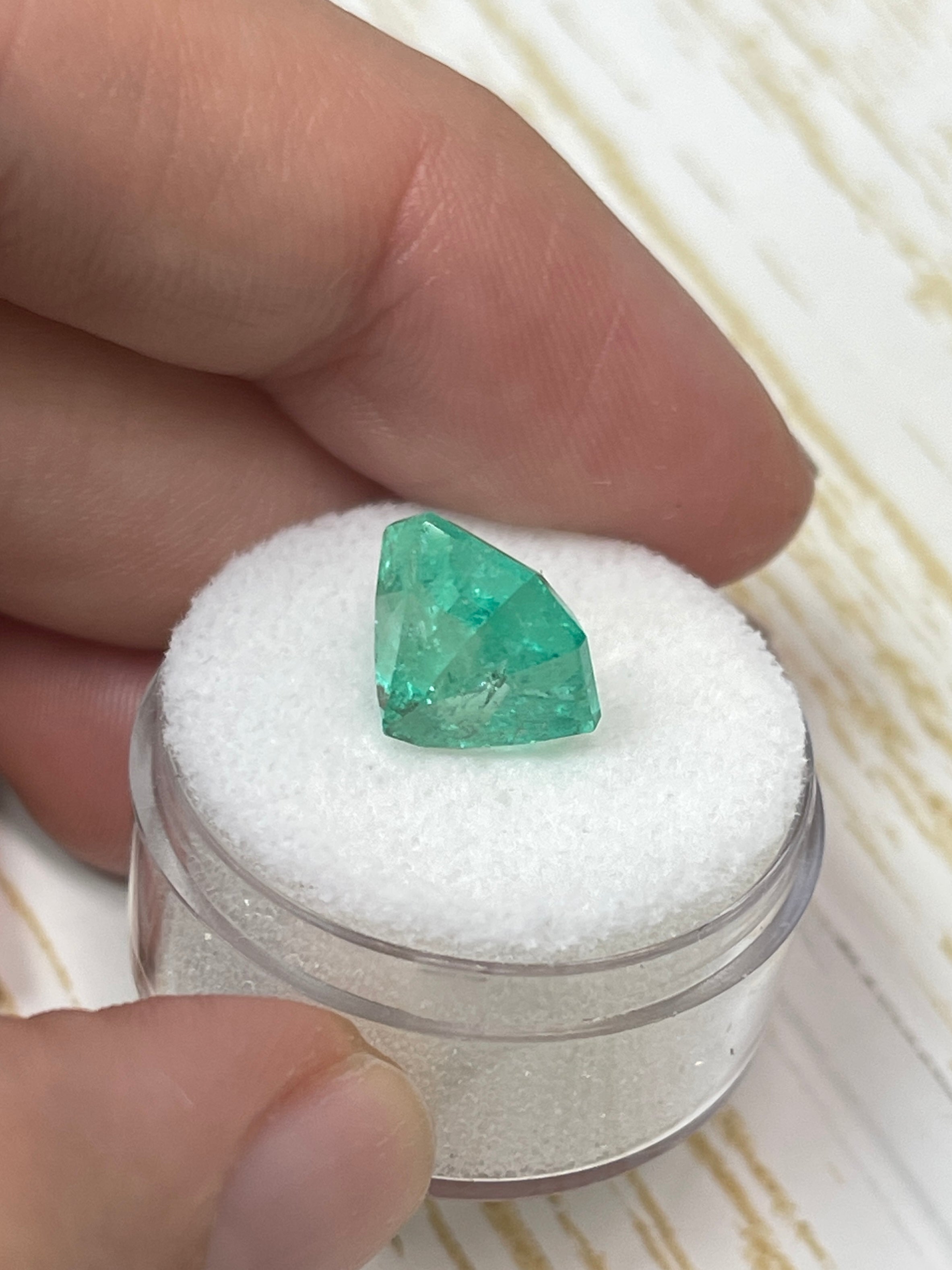 5.56 Carat 10.6x10.6mm Spring Green Natural Loose Colombian Emerald Gemstone - Asscher Cut for Jewelry Making, Engagement Rings & Luxury Collections