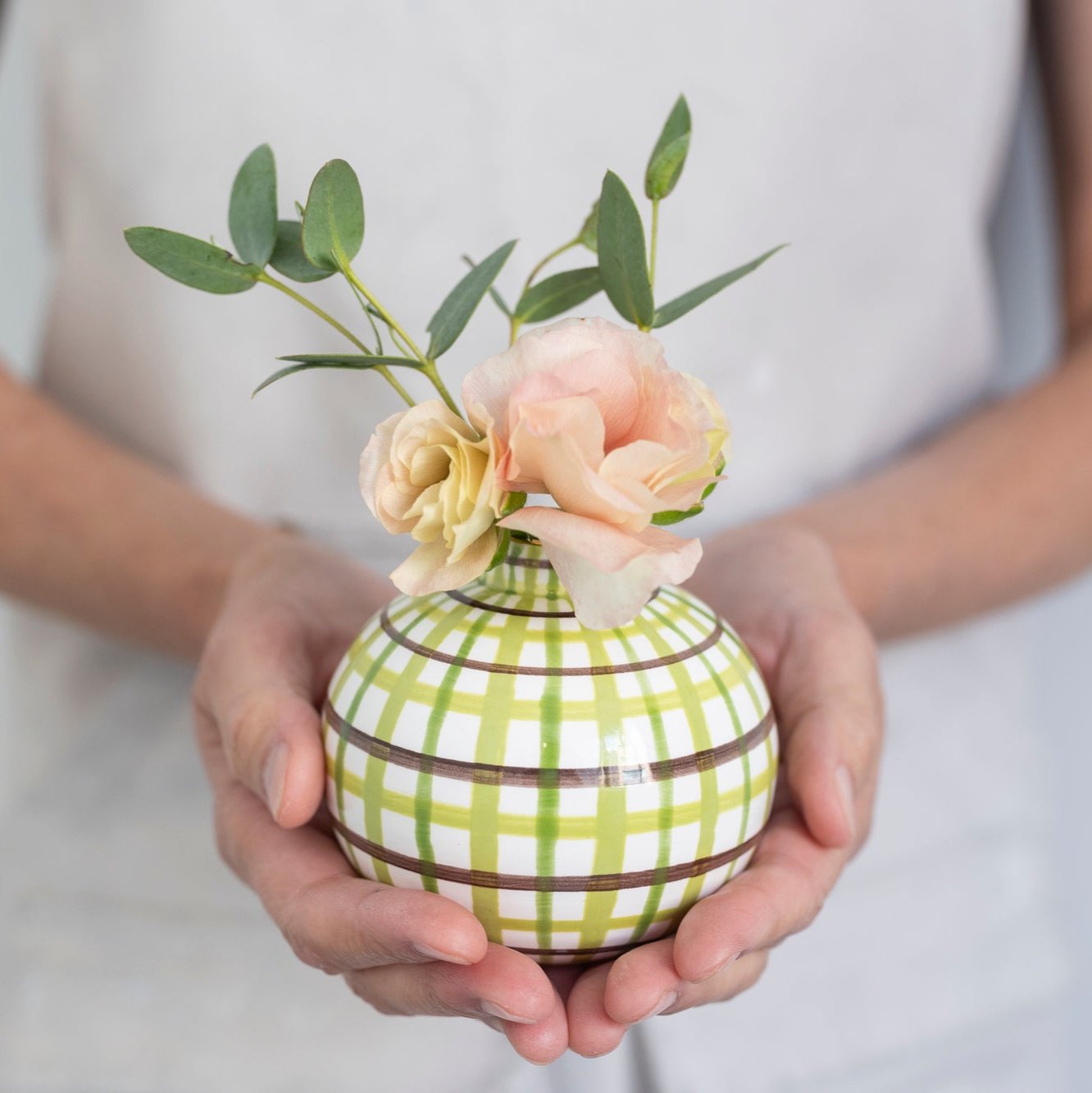 Elegant Tattersall Bud Vase - Small Floral Arrangement Vase for Home Decor, Wedding Centerpieces & Tabletop Displays - Perfect for Fresh Flowers, Dried Blooms and Decorative Stems