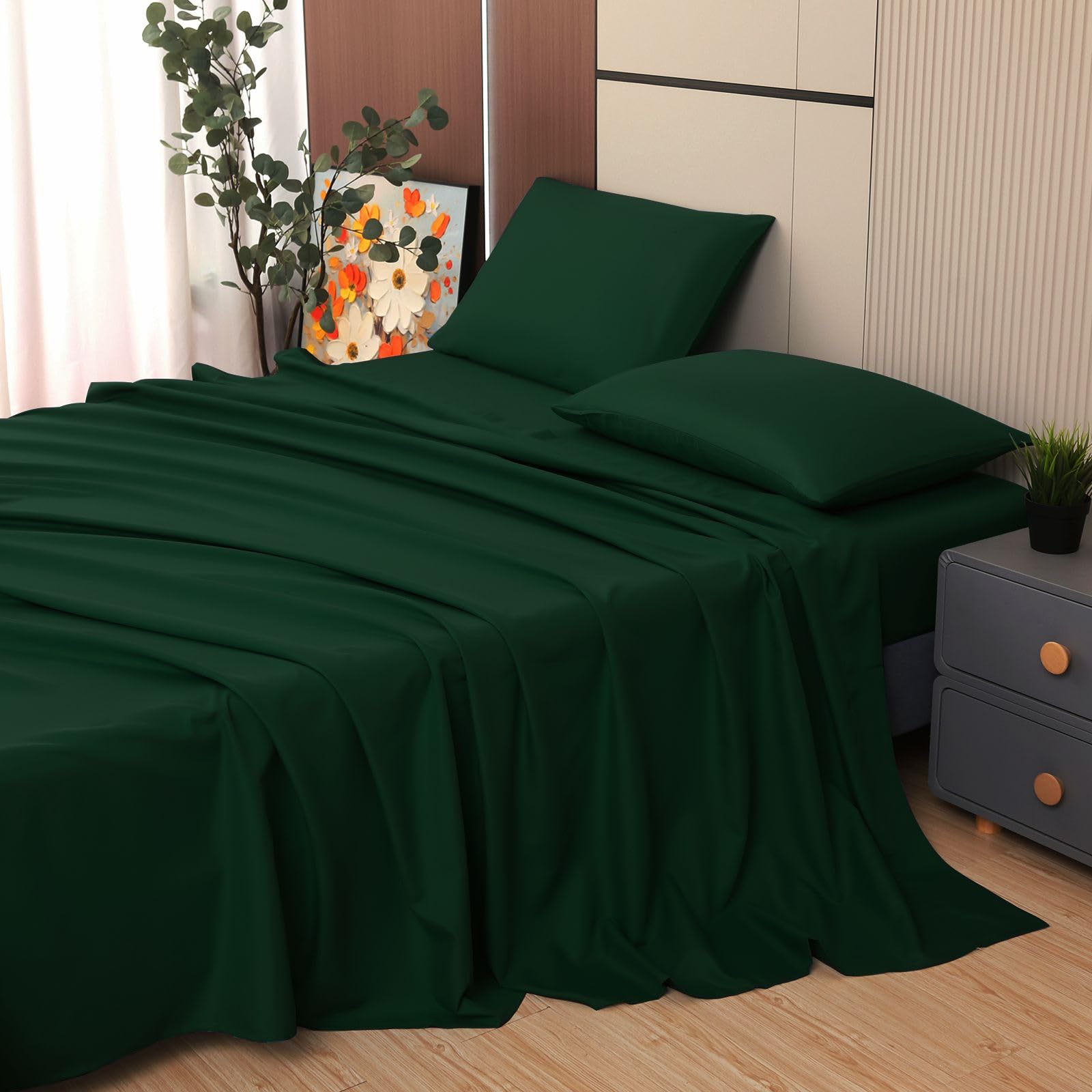 Ghooss Ultra Soft Brushed Microfiber Flat Sheet (1 Pack) - Wrinkle-Free Twin Size Bed Sheet in Forest Green | Perfect for Guest Rooms, Dorms & Cozy Bedroom Decor