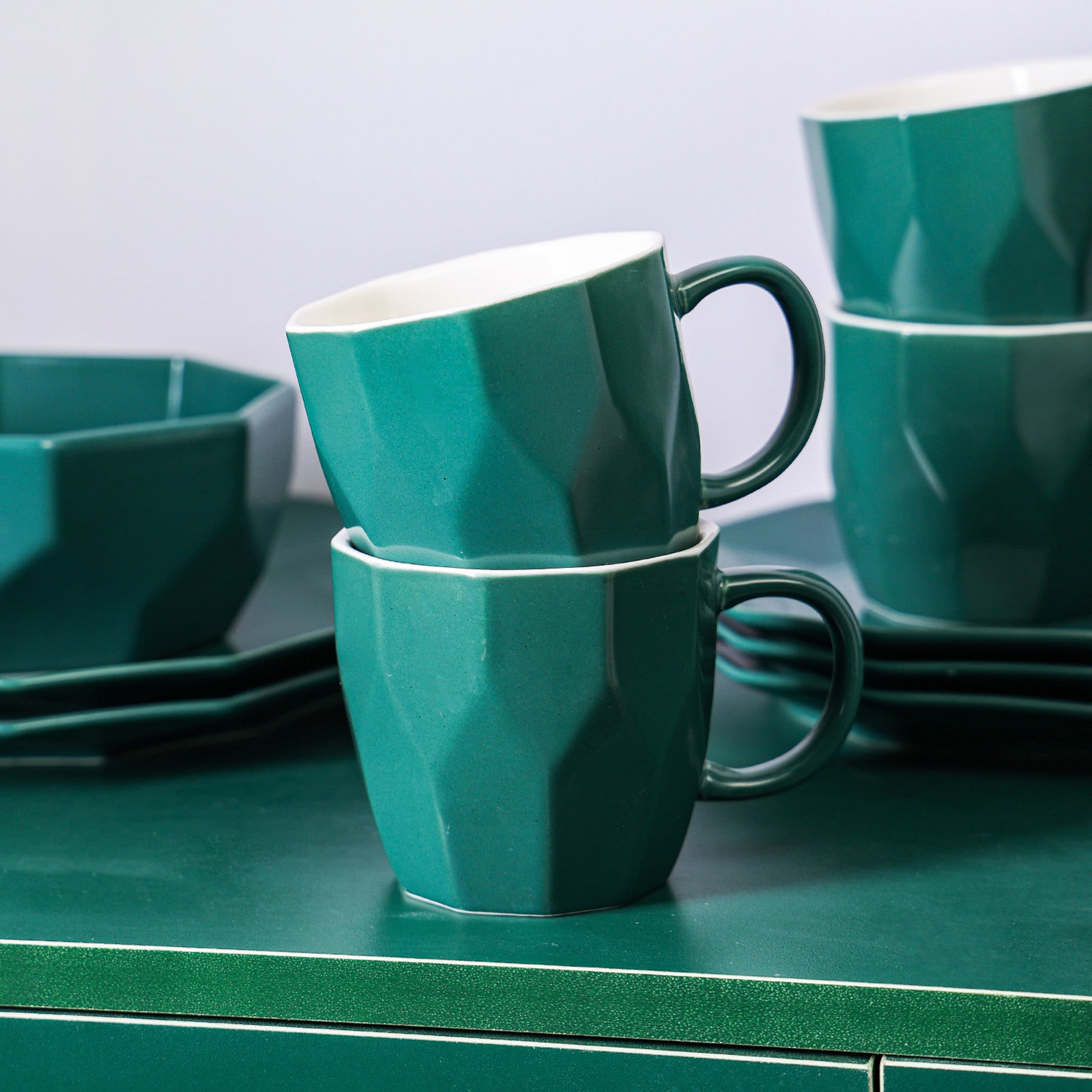 Premium Jamie Porcelain Dinnerware Set - Elegant Green 16-Piece Dinnerware for Formal Dining, Entertaining & Everyday Use