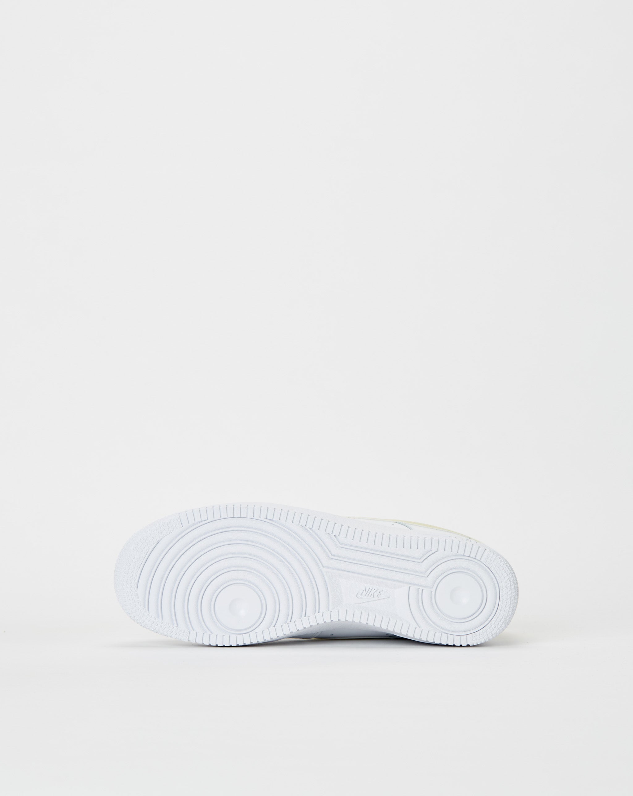 Nike Air Force 1 '07 Low Top Sneakers for Women - Classic White Basketball Shoes for Casual Wear & Street Style Fashion   Perfect for everyday outfits, gym workouts, and urban streetwear looks.
