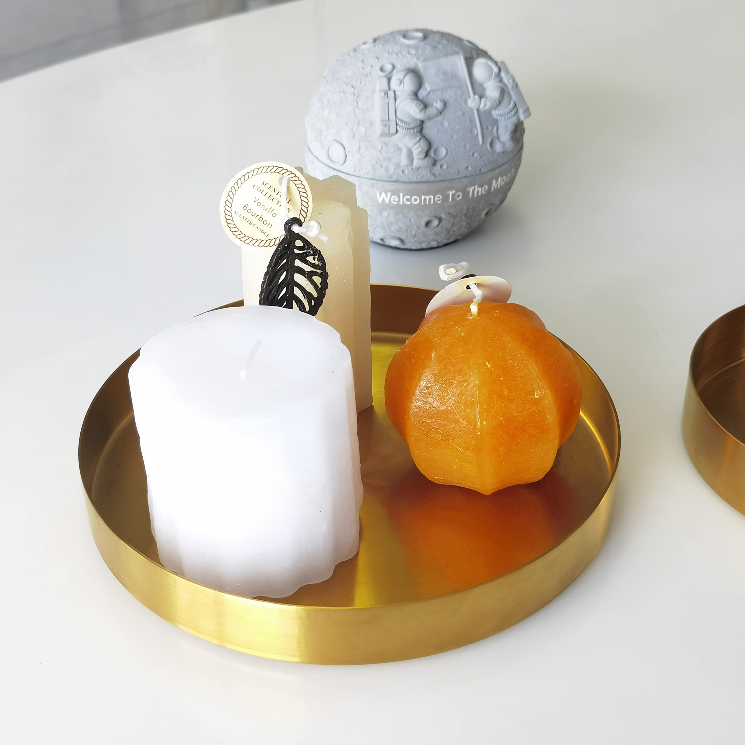 Freelove 8 Inch Round Brass Gold Serving Tray - Elegant Perfume & Candle Organizer for Dining Table, Coffee Table, Vanity, Bathroom - Perfect for Home Decor, Storage & Centerpiece Displays