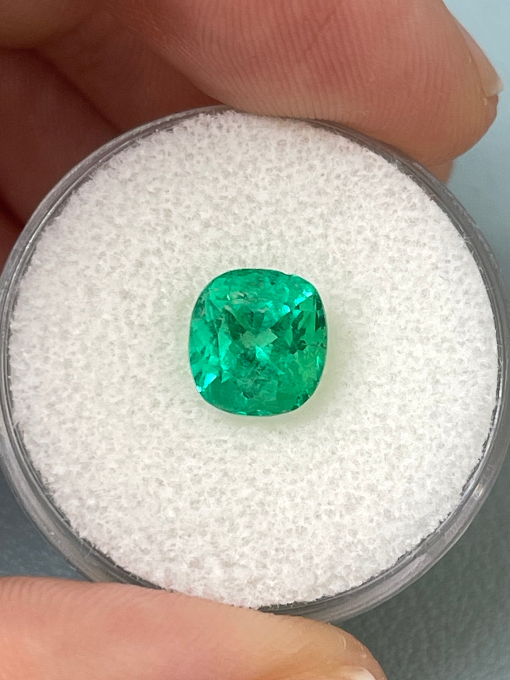2.13 Carat 8x7.5mm Muzo Green Natural Colombian Loose Emerald Cushion Cut Gemstone for Jewelry Making, Engagement Rings & Luxury Gifts