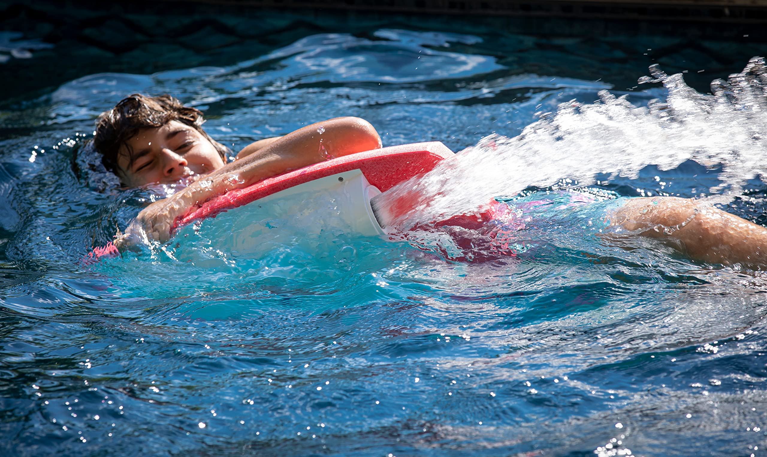 Rechargeable Water Glider Toy - Fun Floating Pool & Bath Toy for Kids - Outdoor Water Play & Summer Activities