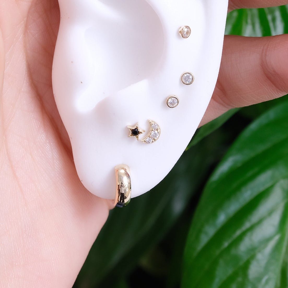 14K Yellow Gold Black Onyx Star Flat Back Stud Earrings with Milgrain Detail – Perfect for Everyday Wear, Gifts & Special Occasions