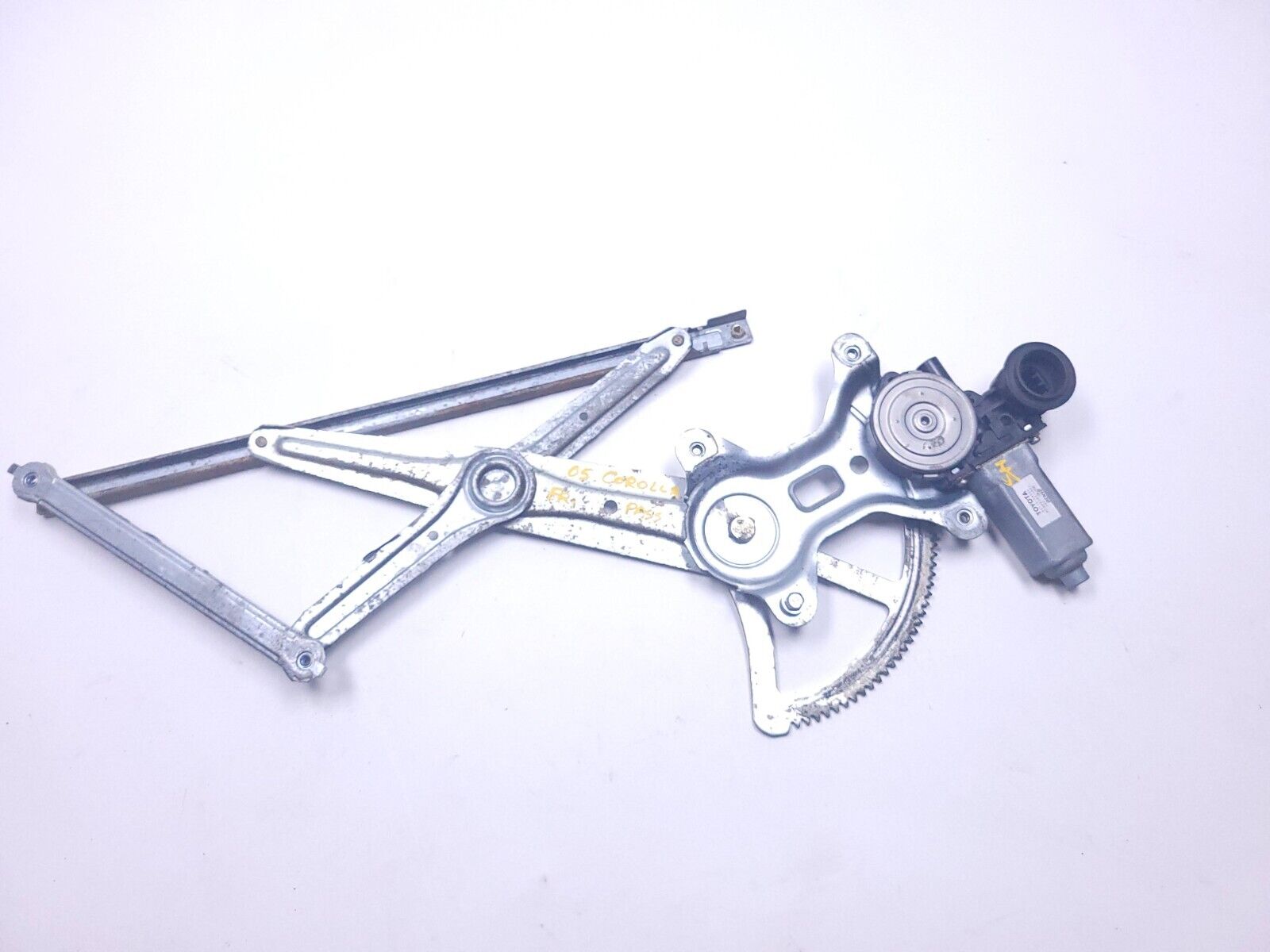 2003-2008 Toyota Corolla Front Right Passenger Side Window Regulator Motor - OEM Replacement Part for Smooth Power Window Operation - Perfect for DIY Auto Repairs & Window Mechanism Replacement