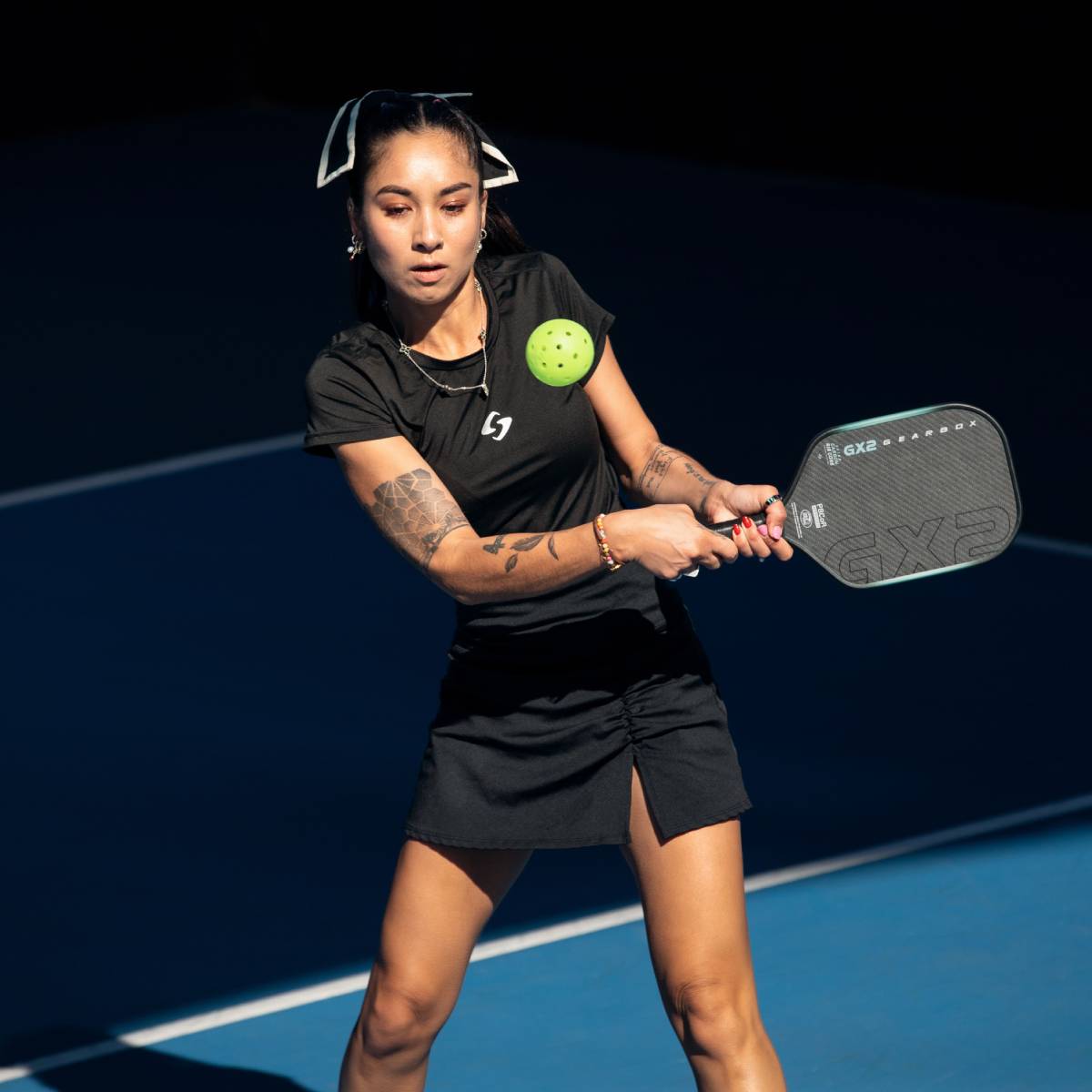 Gearbox GX2 Integra XL Pickleball Paddle - 8.0 oz Lightweight Carbon Fiber Paddle with Cushion Grip - USAPA Approved for Tournament Play - Perfect for Beginners & Advanced Players (Demo/Rental Available) - Ideal for Outdoor & Indoor Pickleball Games, Training Sessions and Competitive Matches