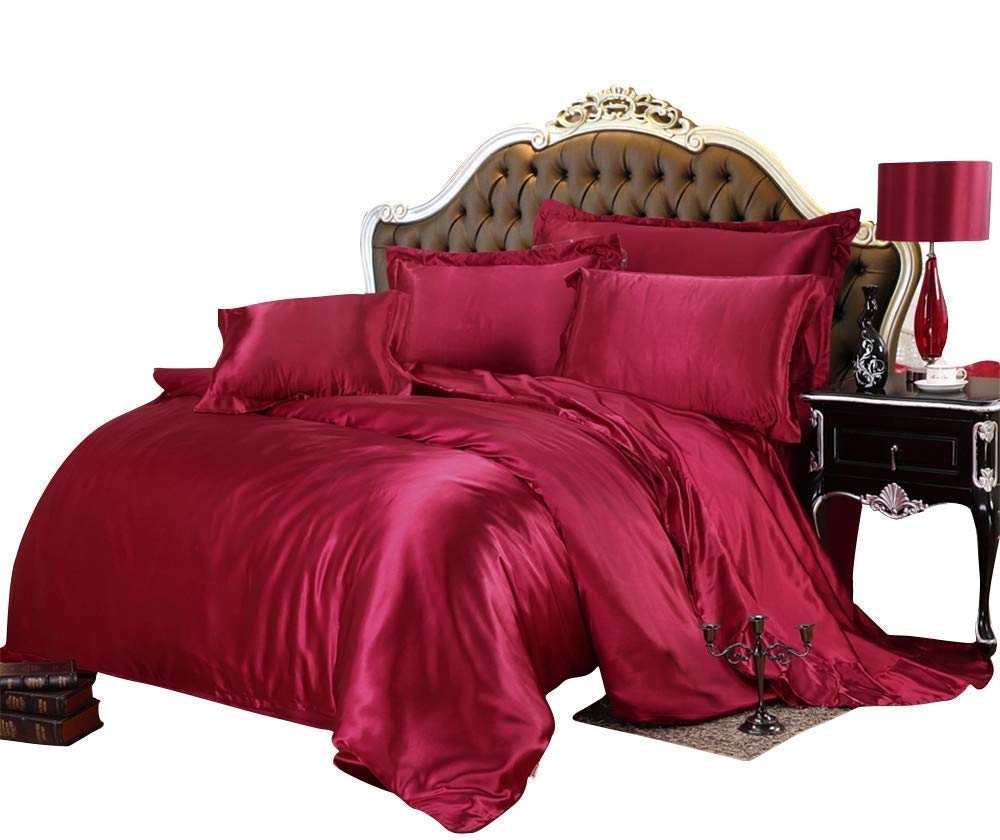 A Night of Unmatched Comfort: The Satin Comforter Set That Changed Everything