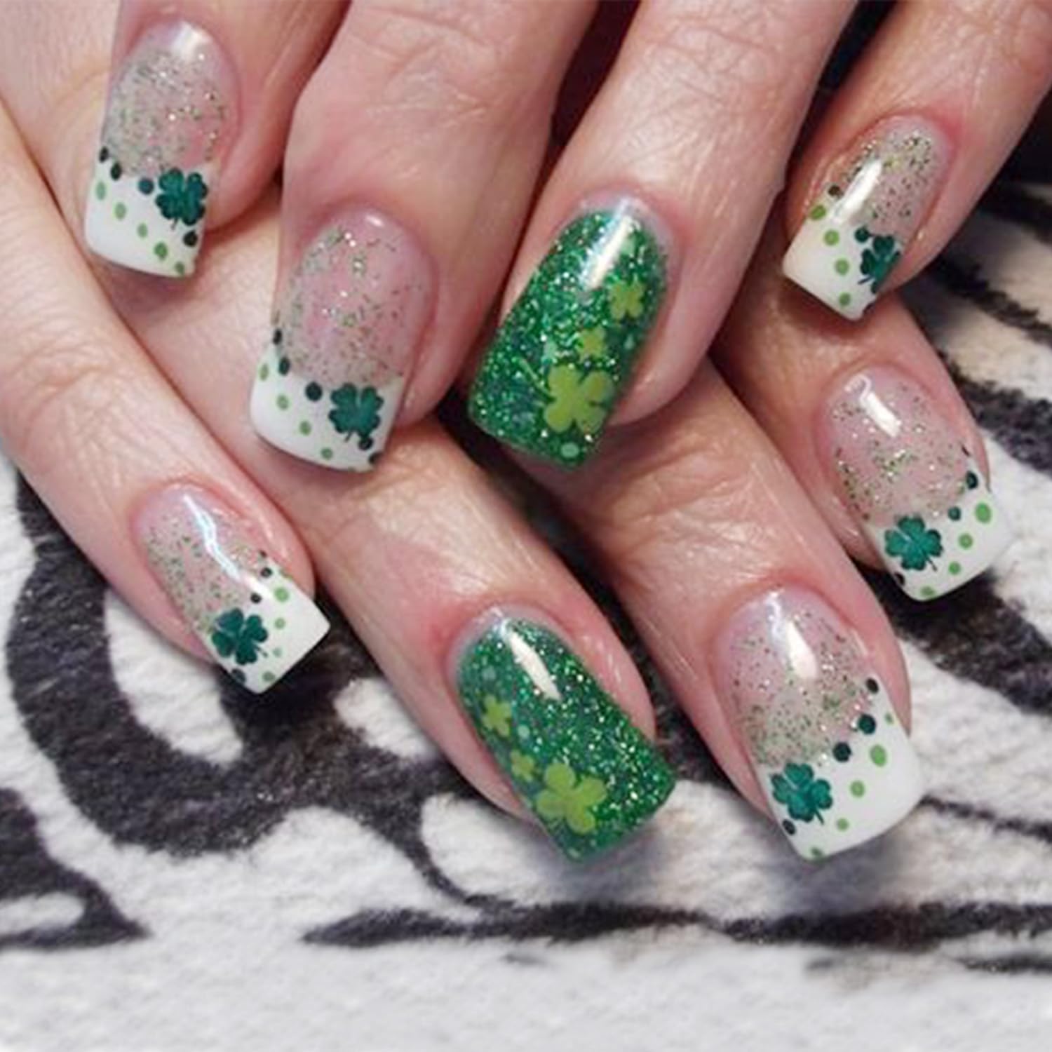 St. Patrick's Day Press On Nails - Short Square French Tip Fake Nails with Green Shamrock Glitter | Full Cover Stick On Artificial Nails | Nude Acrylic False Nails for Women & Girls | Perfect for Parties, Festivals & Manicure Art Accessories