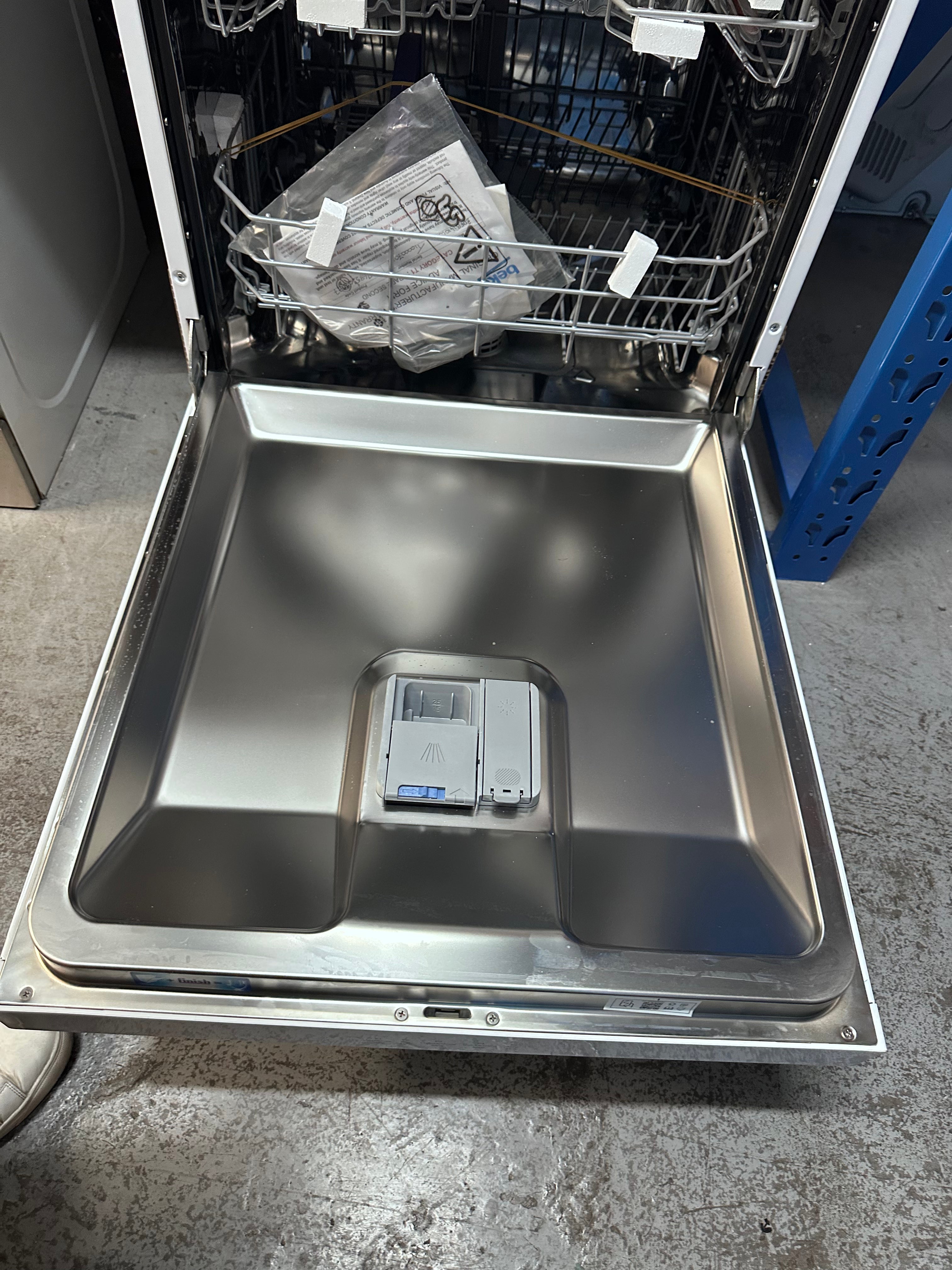 Beko BDFB1410W 14 Place Freestanding Dishwasher in White - Factory Second | Perfect for Small Kitchens, Apartments & Energy-Efficient Homes