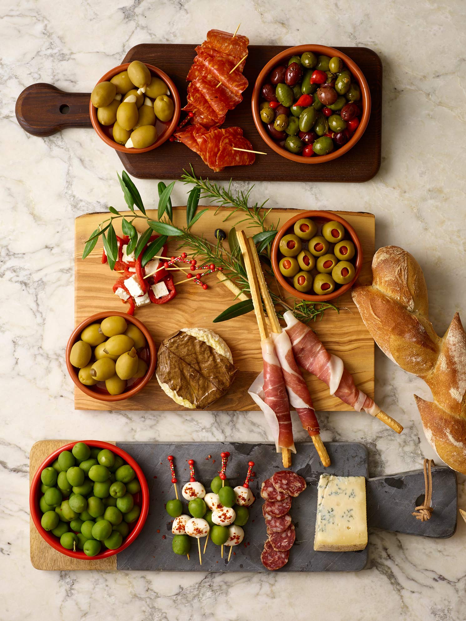 Mezzetta Whole Castelvetrano Italian Green Olives, 10 oz Jar | Premium Imported Sicilian Olives | Perfect for Charcuterie Boards, Salads & Cocktails