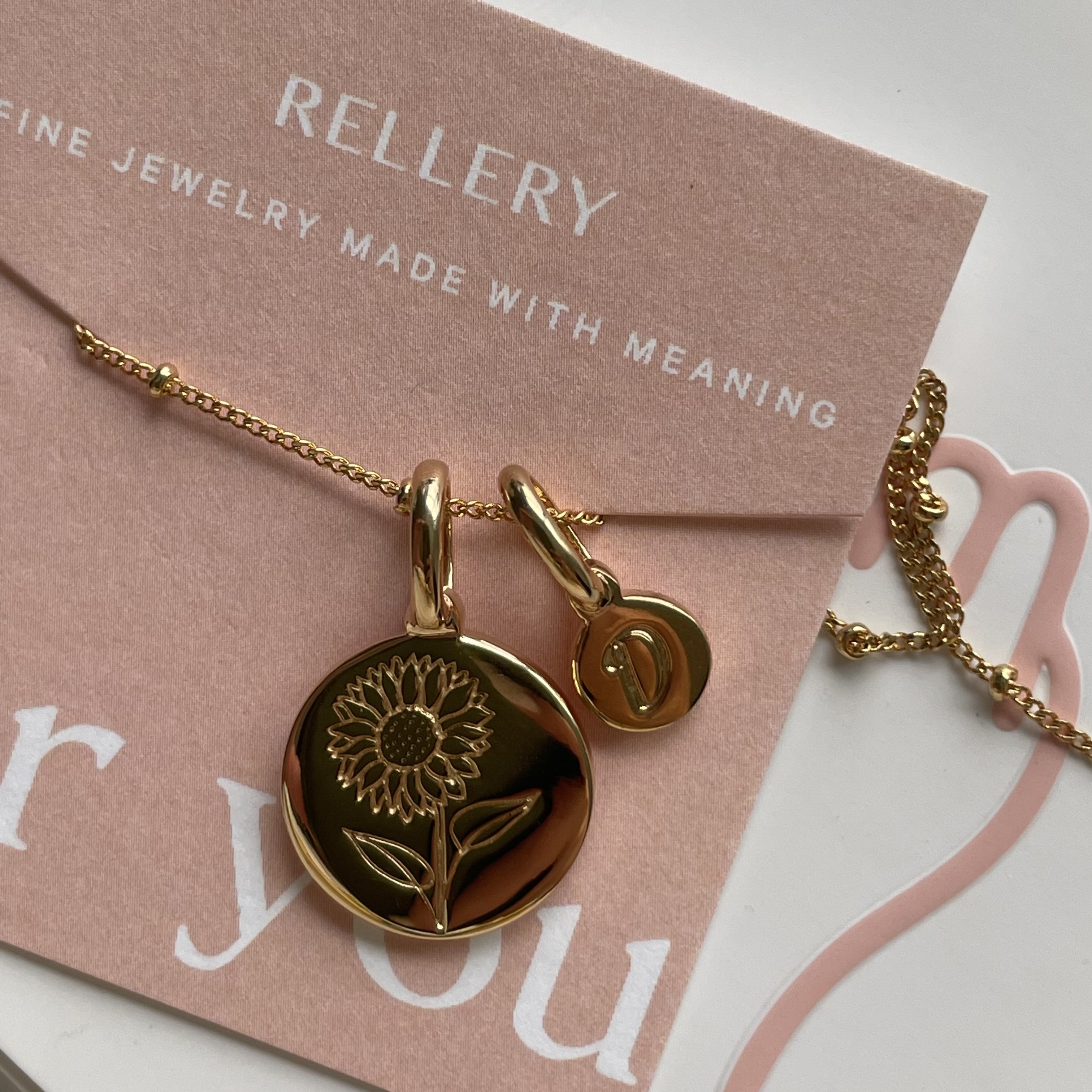 Personalized Initial Chrysanthemum Necklace - November Birth Flower Jewelry for Women, Gifts for Mom, Sister, Girlfriend | Birthday, Anniversary, Valentine's Day Present
