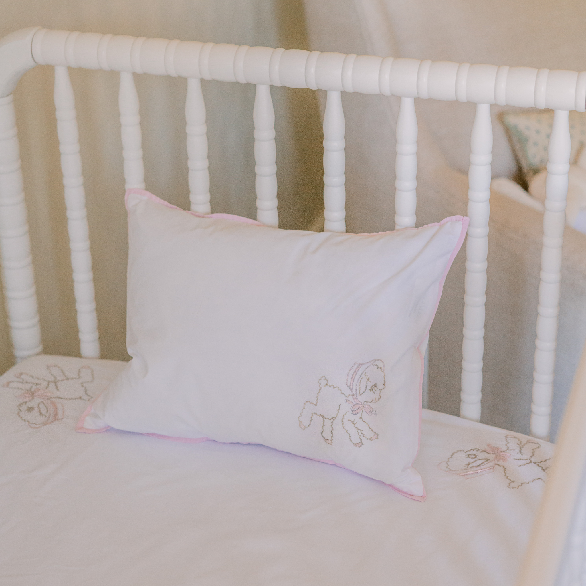 Soft Baby Little Lamb Sham - Cozy Crib Sheet for Newborns & Toddlers - Perfect for Nursery, Baby Showers & Gifts
