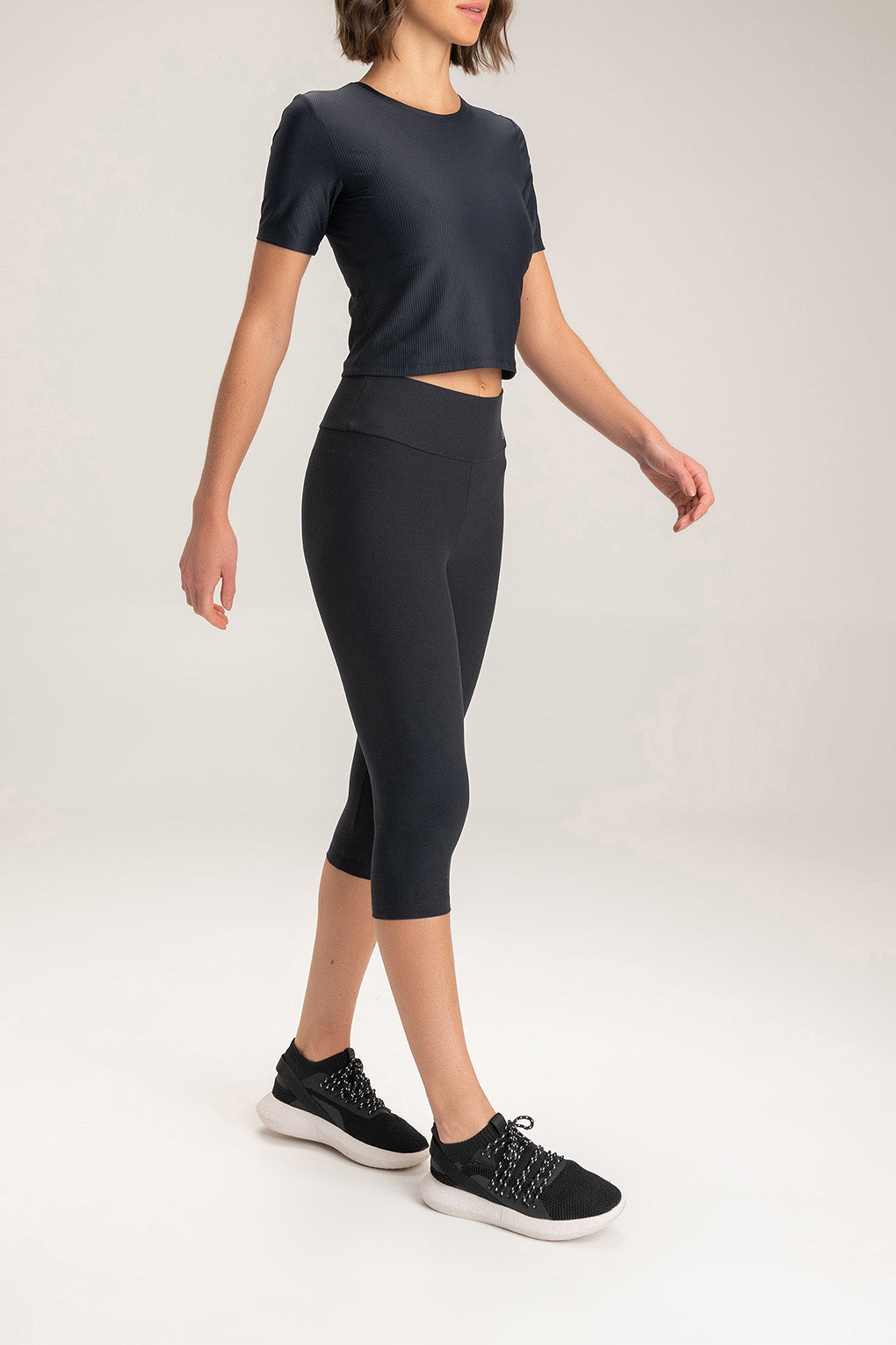 Stylish Ribbed Cropped T-Shirt for Women | Trendy Short Sleeve Casual Top | Perfect for Summer Outfits, Beach Wear & Street Style Fashion