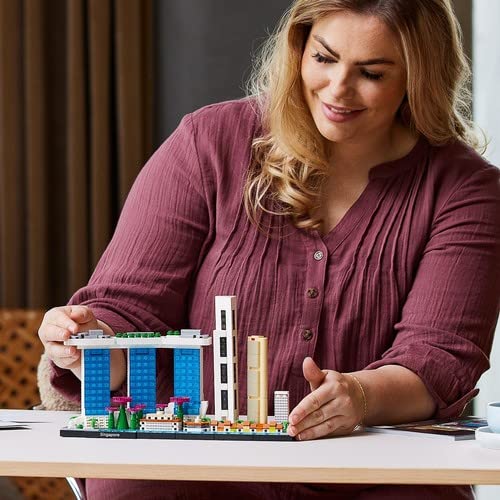 LEGO Architecture Singapore Skyline Building Kit - Creative Construction Model for Adults, DIY Landmark Collectible, City Skyline Collection, Perfect Gift for Men & Women (Model 21057) - Great for Home Decor, Office Display, and Relaxing DIY Projects