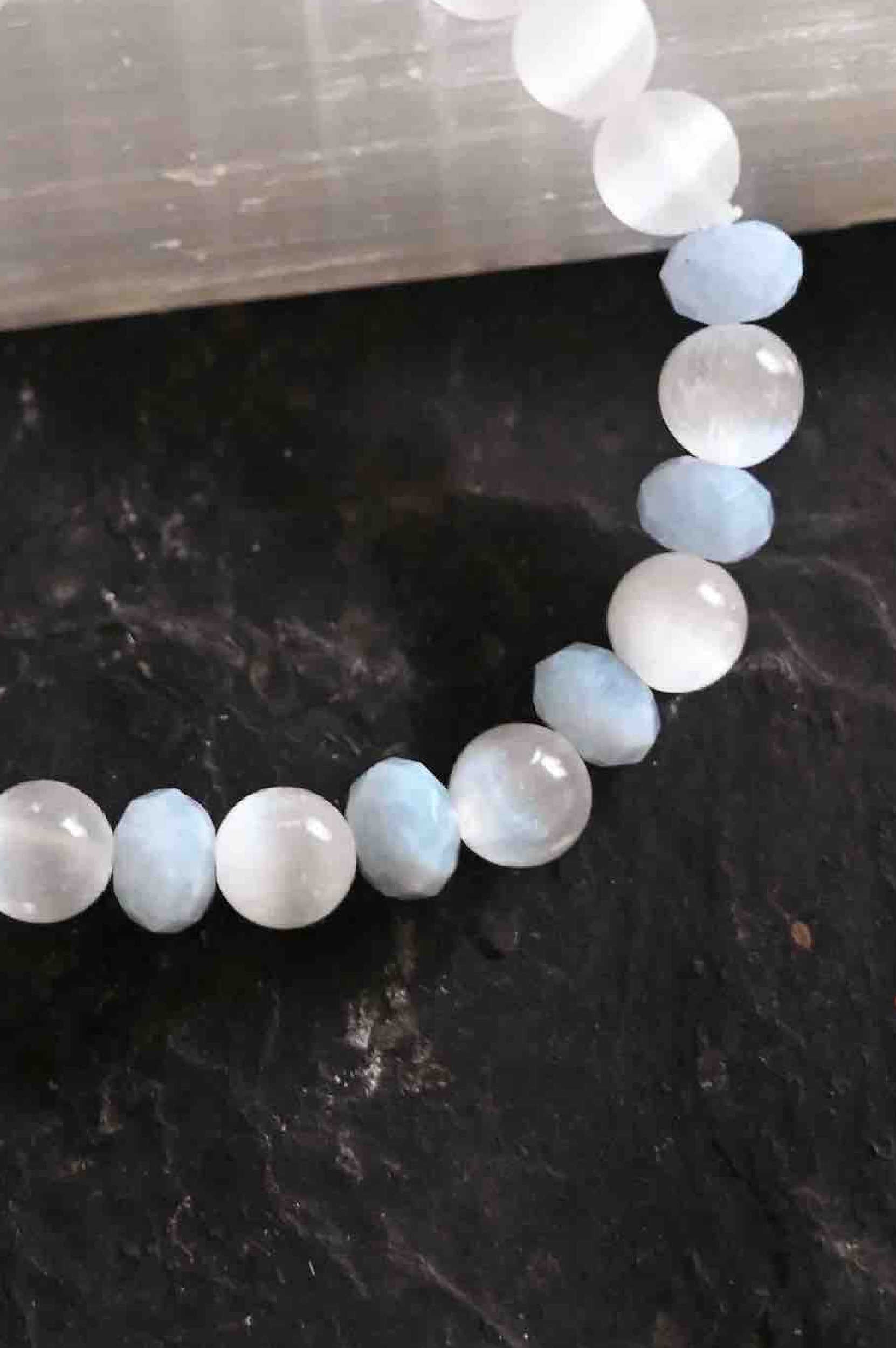 Natural Selenite Healing Bracelet for Women - Angel Protection Crystal Jewelry for Stress Relief & Positive Energy - Perfect for Meditation, Yoga & Spiritual Gifts