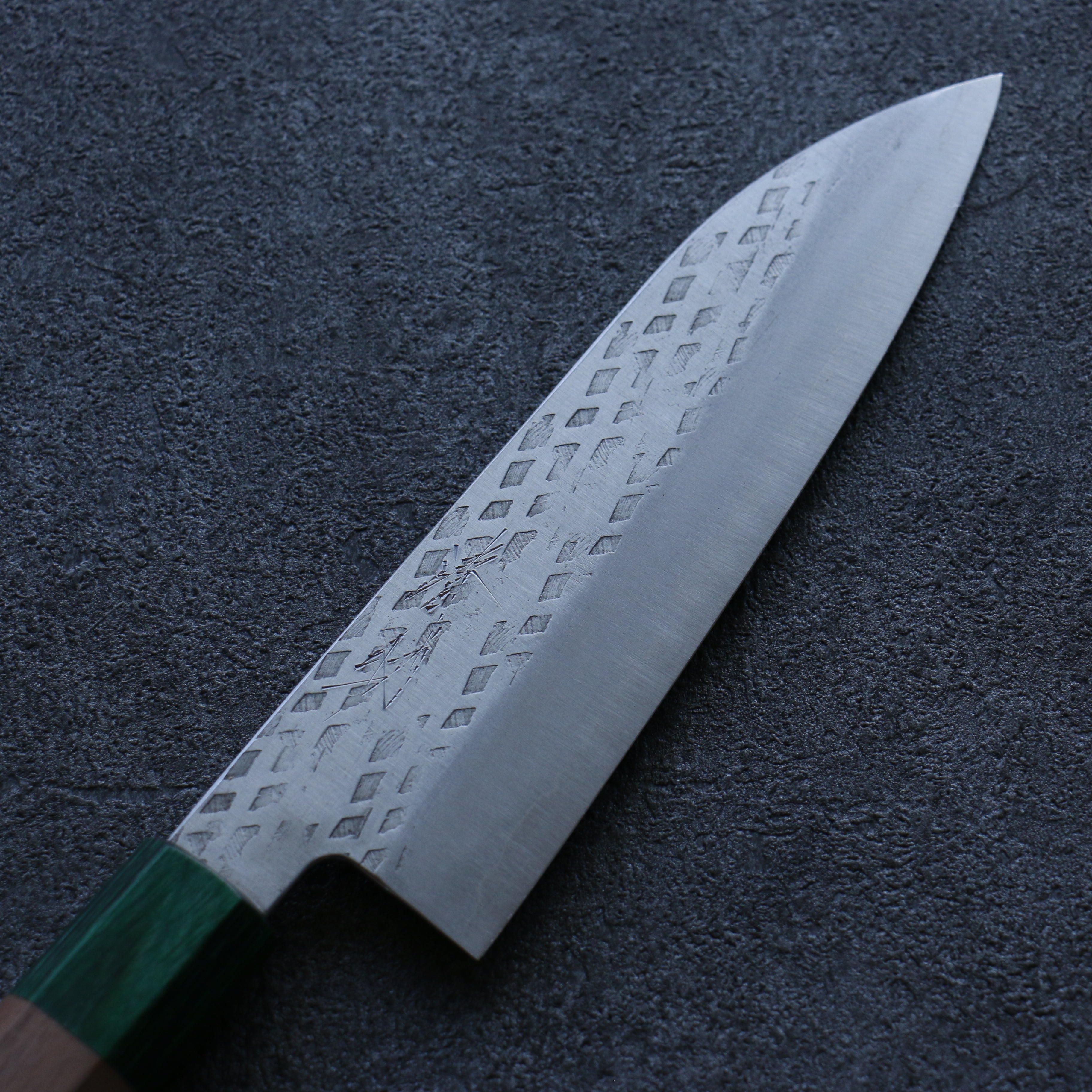 Premium Seisuke Silver Steel No.3 Hammered Santoku Knife 165mm - Japanese Chef Knife with Walnut & Double Green Pakka Wood Handle - Perfect for Slicing, Dicing & Chopping Vegetables, Meat & Fish