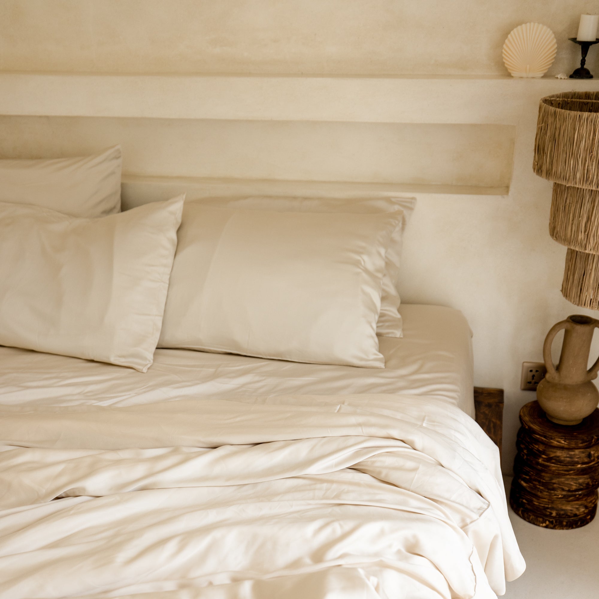 Organic Bamboo Sateen Duvet Cover Set - Queen Size, 3-Piece Soft & Breathable Bedding Set for All Seasons - Perfect for Eco-Friendly Home Decor & Luxurious Sleep Experience