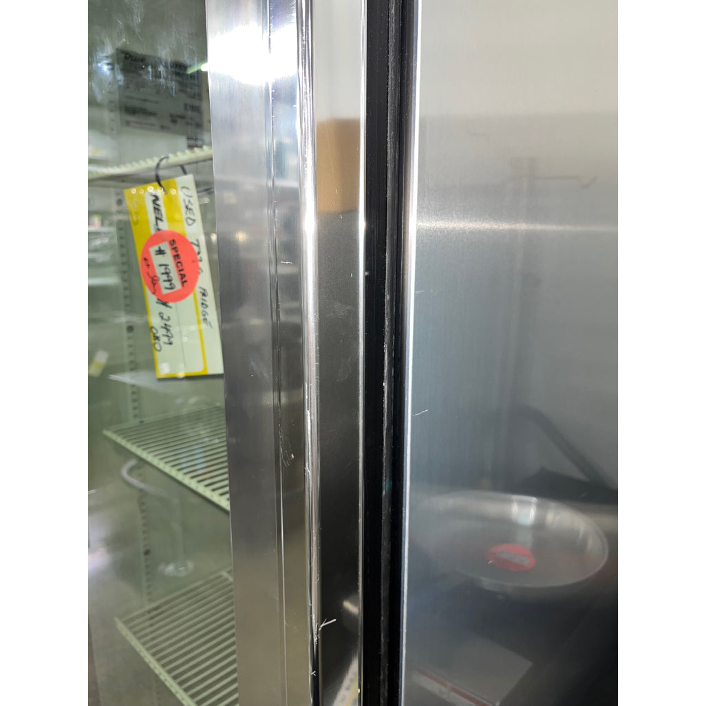 Used True T-23G 30 Glass Door Reach-In Refrigerator - Commercial Grade Stainless Steel Refrigerator for Restaurants, Delis & Grocery Stores