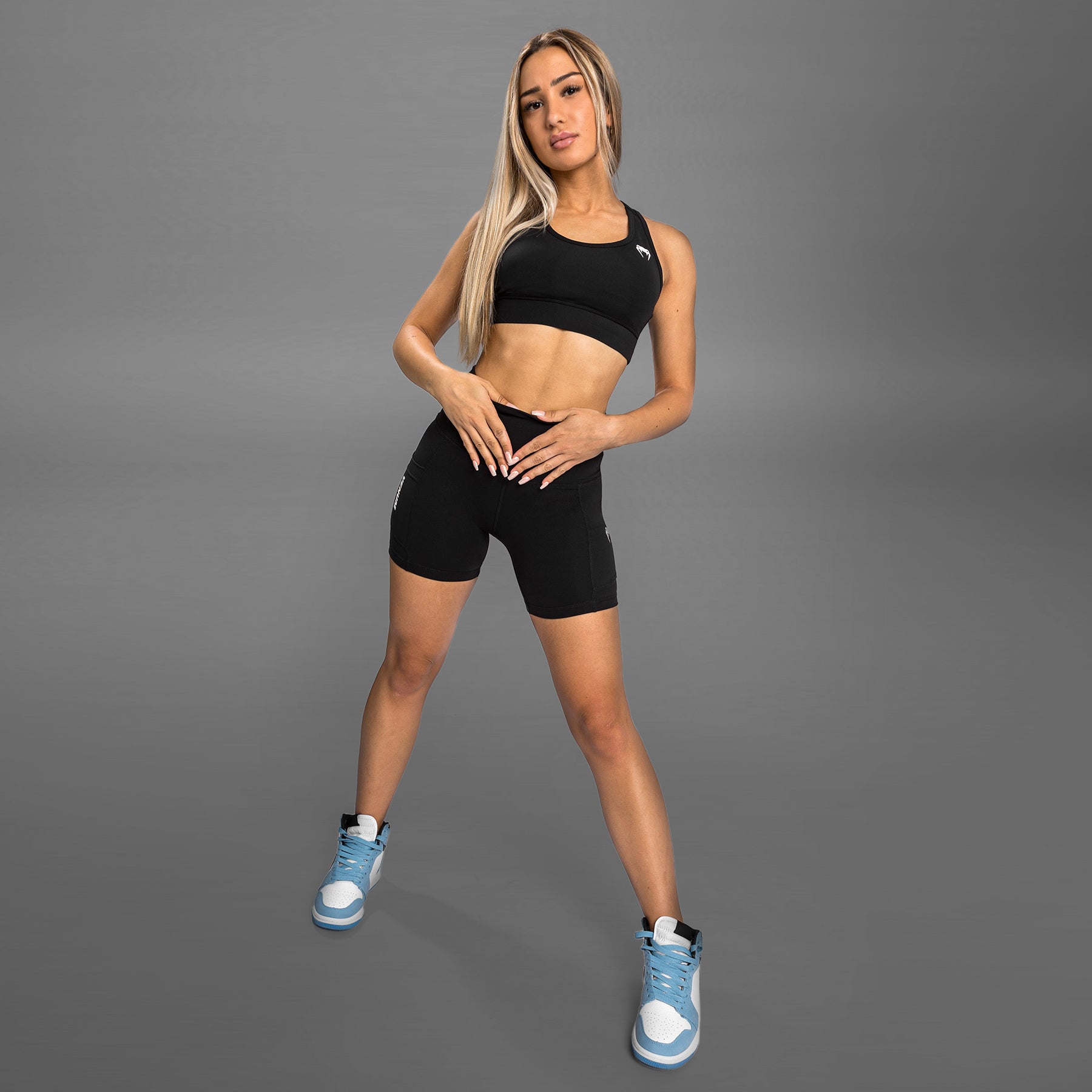 Venum Essential Medium Impact Sports Bra for Women - Black - High Support Workout Bra for Running, Yoga & Gym Training