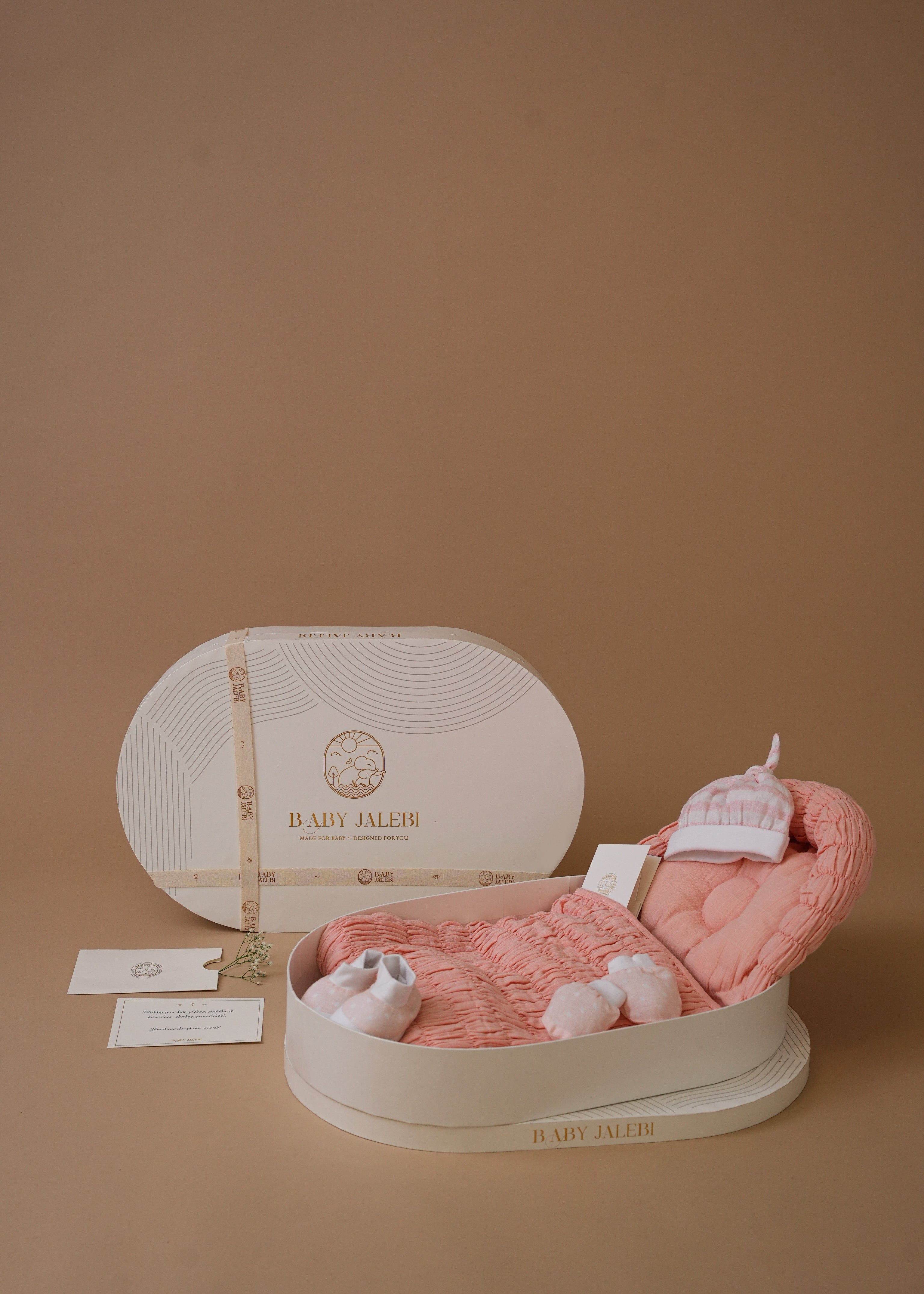 Elegant Pink Oval Picture Perfect Gift Box - Ideal for Birthdays, Anniversaries & Special Occasions