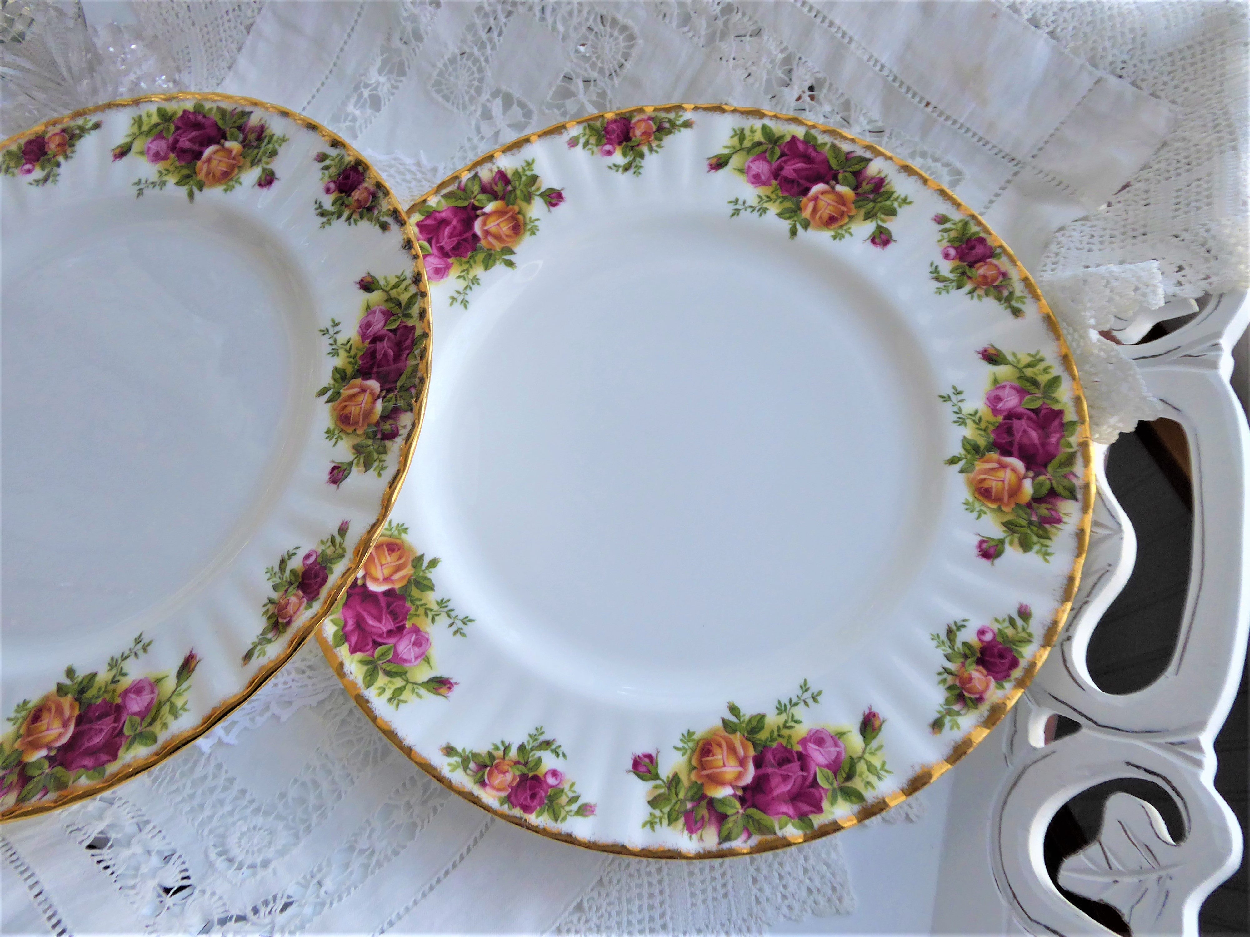Royal Albert Old Country Roses Dinner Plate Set - Vintage English Bone China (1993-2002) | Elegant Tea Party & Special Occasion Tableware