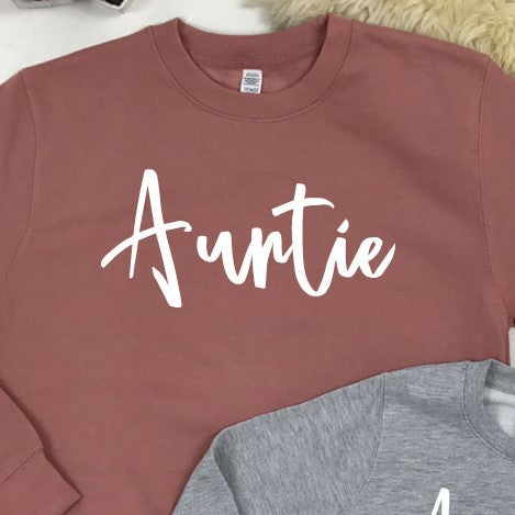 Auntie & Auntie's Bestie Chelsea Script Sweatshirt - Cozy Pullover for Women - Perfect for Casual Outings, Family Gatherings & Gift Giving