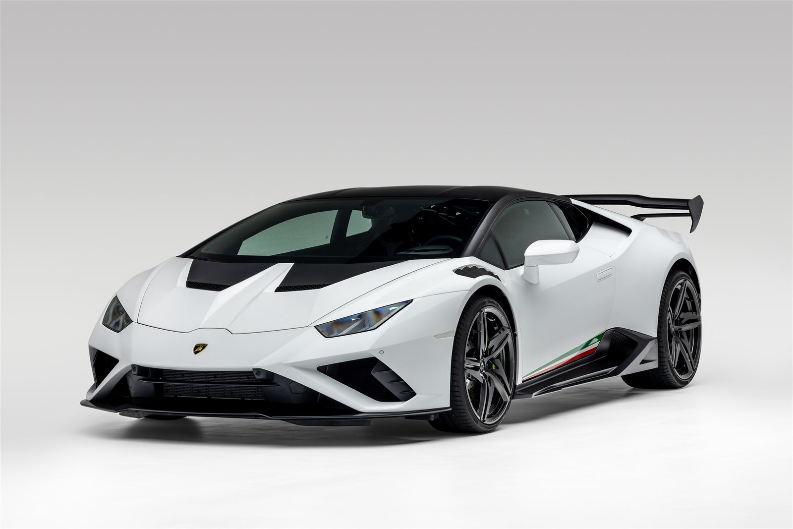 Lamborghini Huracan EVO 2WD Monza Aero Program CB 01 - High Performance Sports Car for Racing Enthusiasts | Perfect for Track Days and Supercar Events
