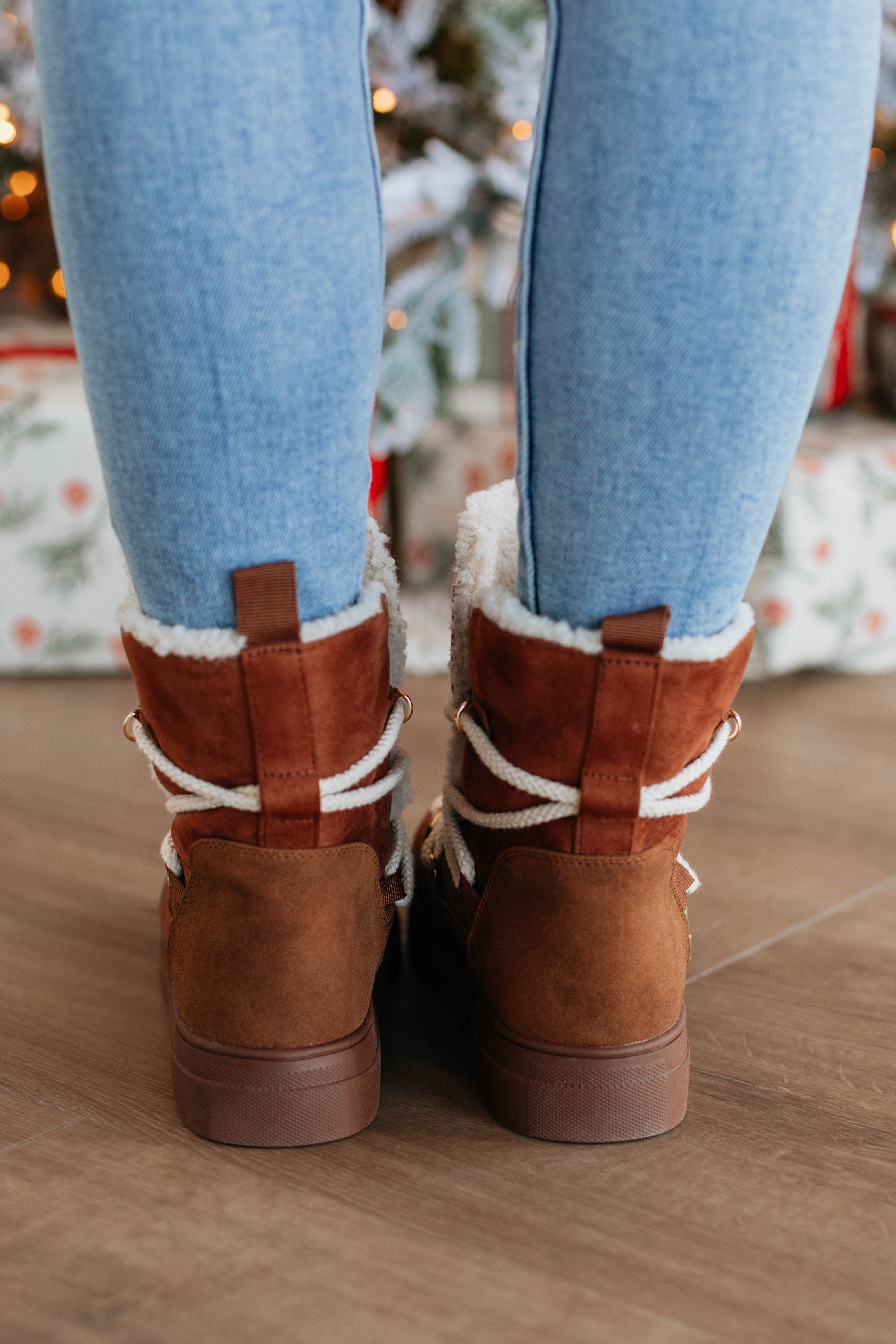 Keep Me Toasty Boots - Women's Winter Snow Boots with Fleece Lining, Waterproof & Slip-Resistant - Perfect for Cold Weather, Snowy Days & Outdoor Adventures