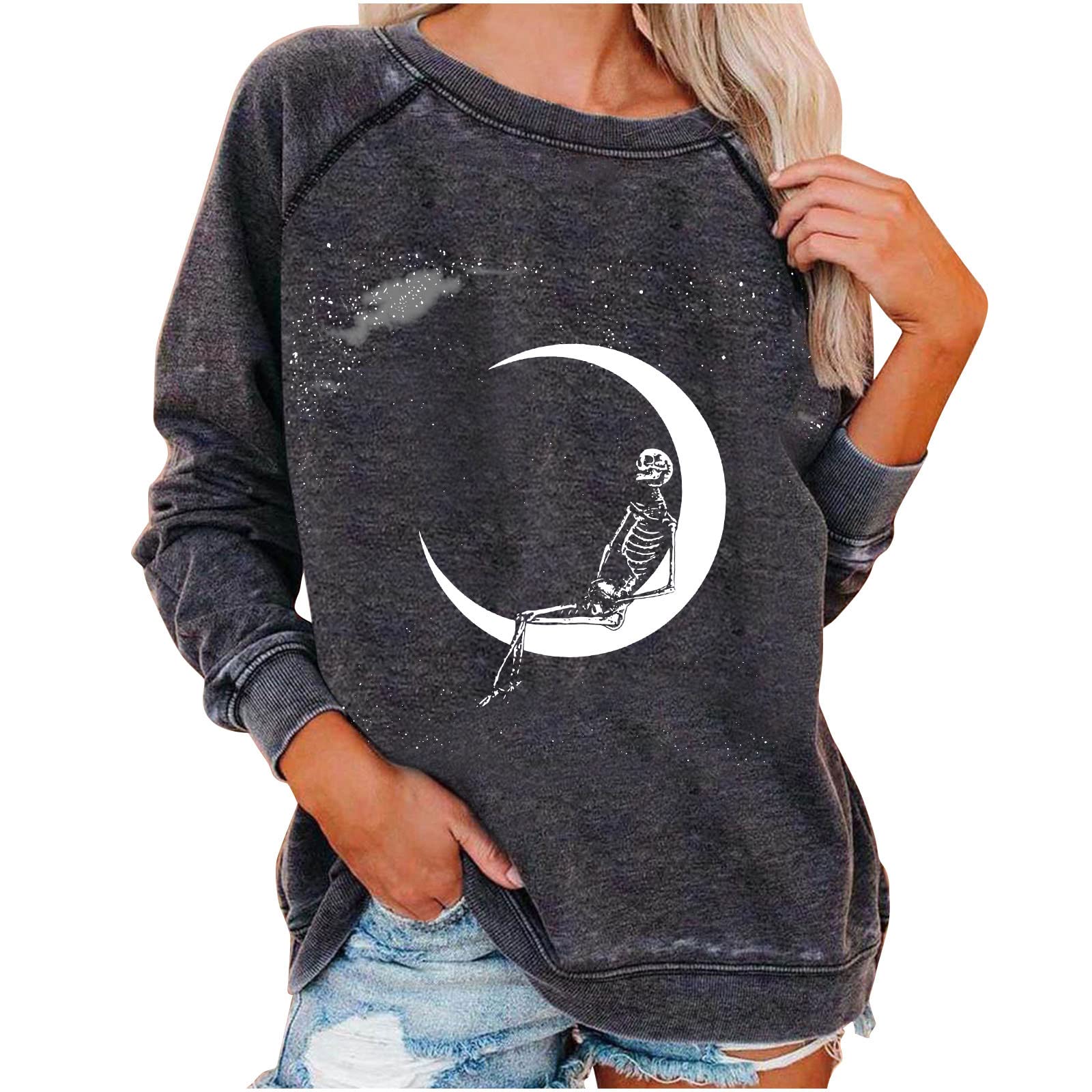 Women's Vintage Skull & Moon Graphic Long Sleeve Pullover Sweatshirt - Casual Loose Fit Fall Tops for Everyday Wear, Street Style & Halloween Outfits