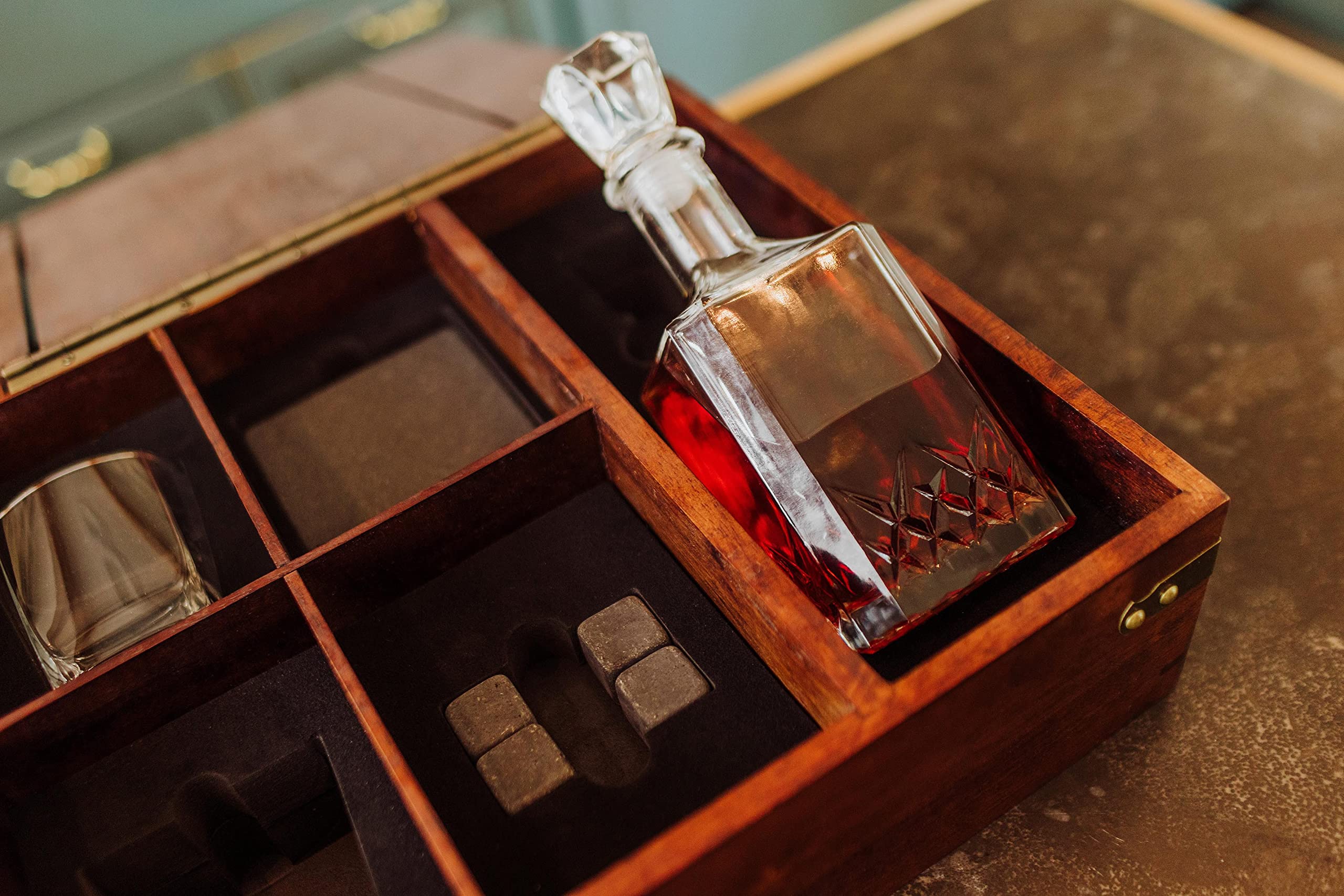 PICNIC TIME Whiskey Gift Set with Wooden Box & Glass Decanter - 14.8