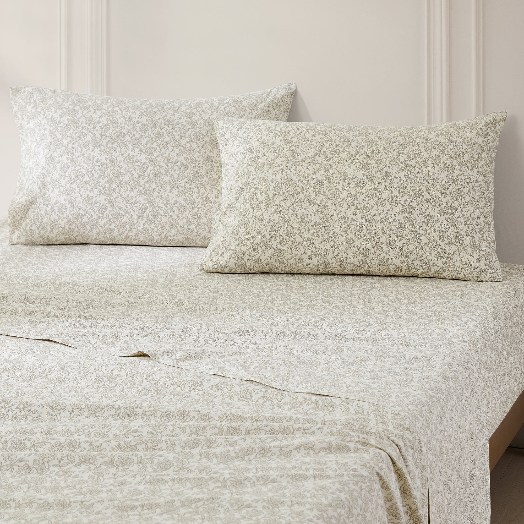 Zara Floral Print 100% Cotton Bed Sheet Set - Queen Size, 4-Piece Set for Soft & Breathable Bedding | Perfect for Master Bedroom, Guest Room & Dormitory
