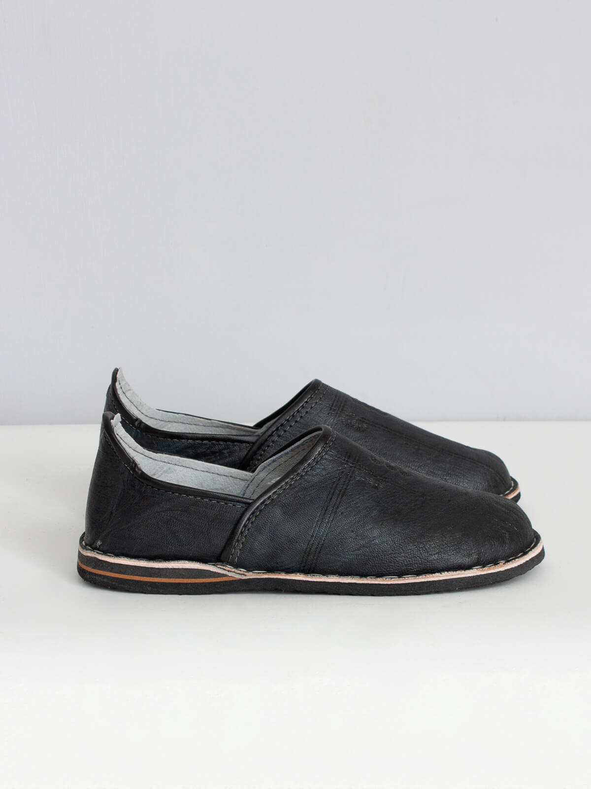 Authentic Moroccan Berber Babouche Slippers - Soft Leather Charcoal House Shoes for Men & Women | Perfect for Home, Lounge & Cultural Fashion Wear