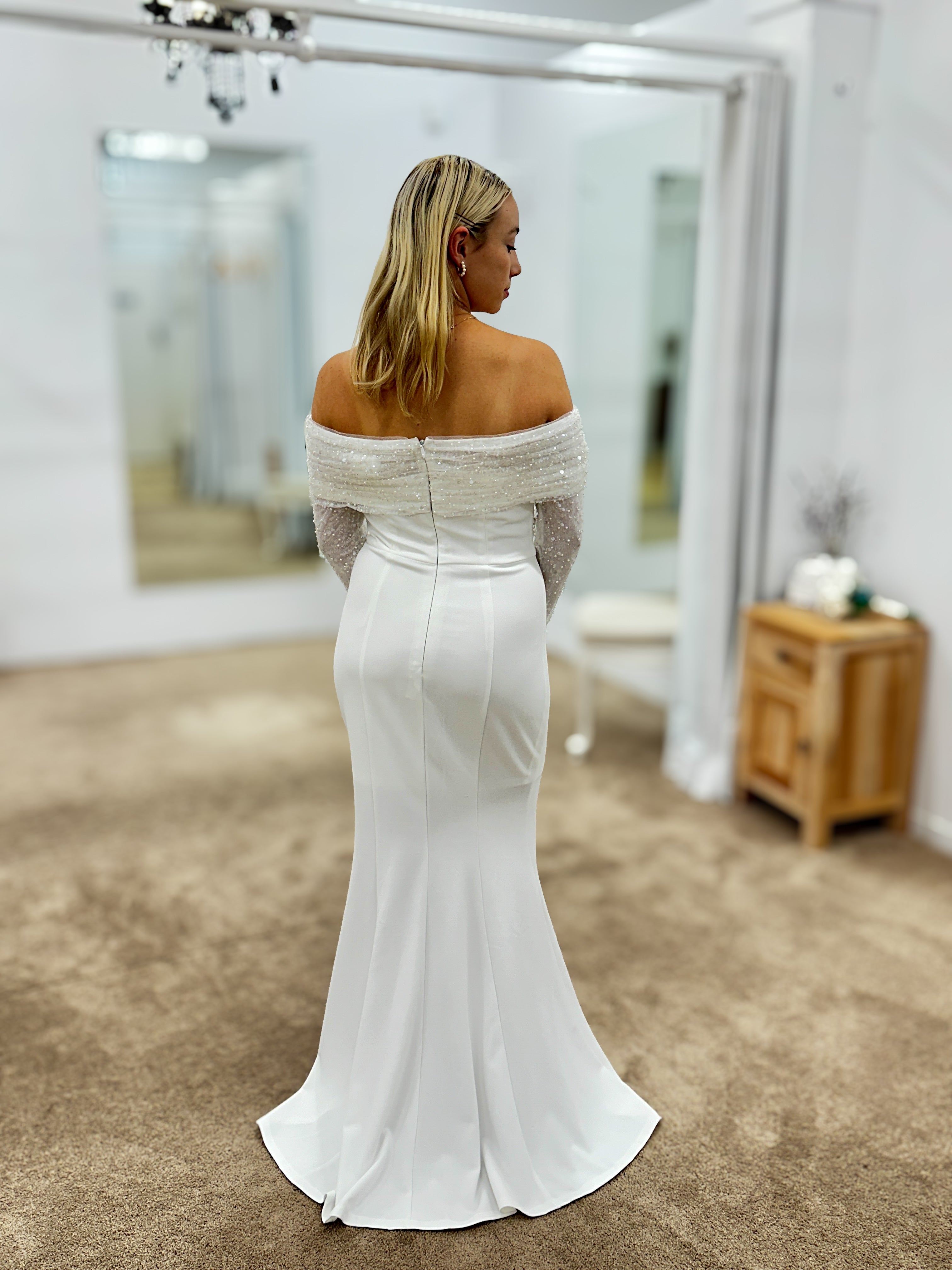 Kiara Elegant Long Sleeve Evening Gown for Women - Formal Party Dress for Weddings, Prom, Cocktail Events & Special Occasions