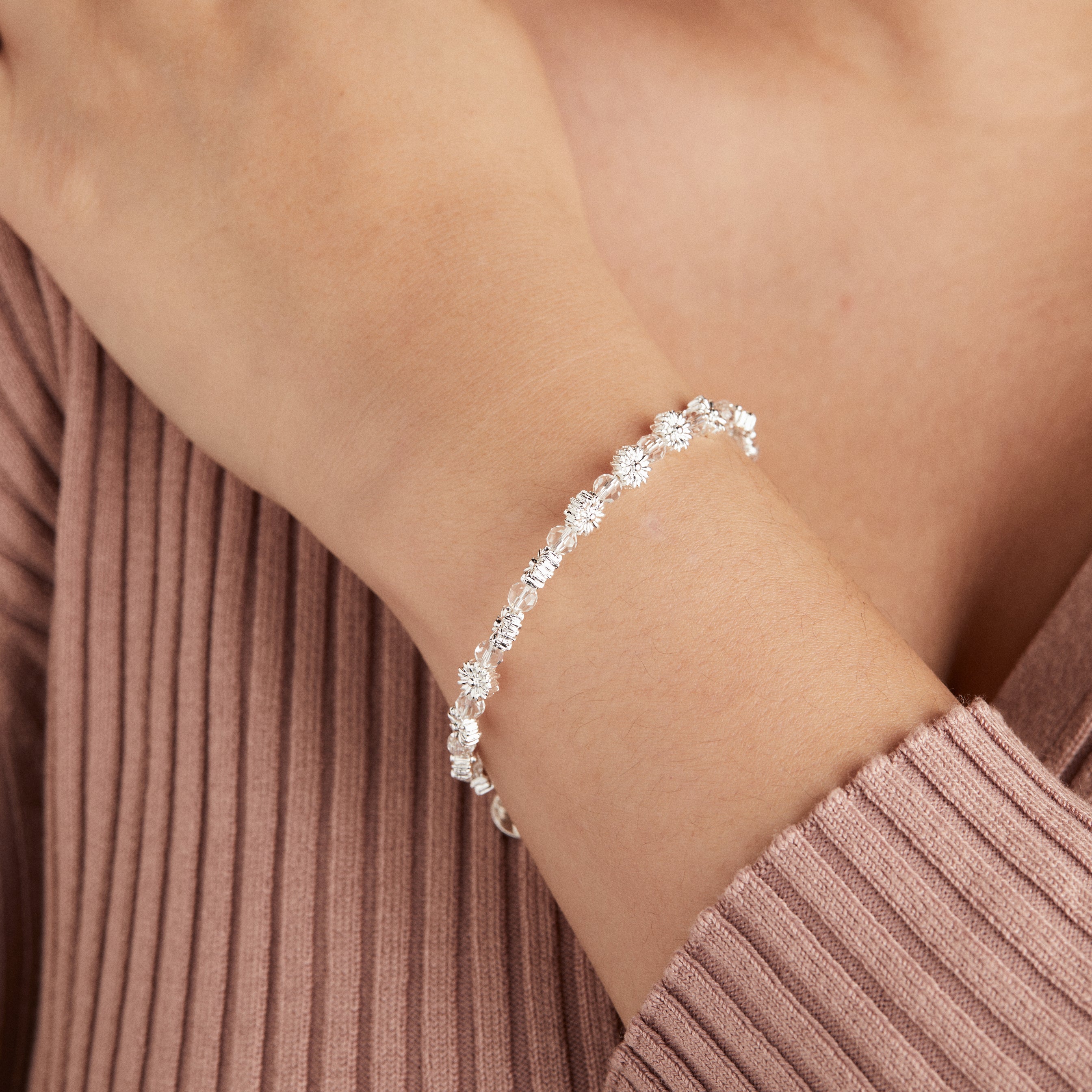 Daisy Motif Crystal Beaded Bangle Bracelet for Women - Elegant Handmade Jewelry Gift for Party, Wedding & Special Occasions