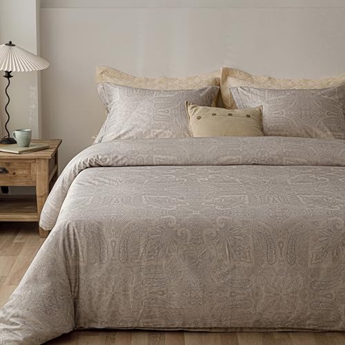 Boteh Damask Medallion