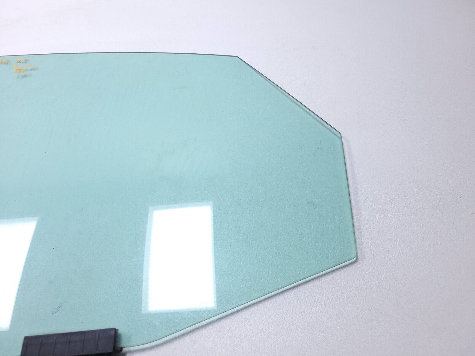 2004-2009 Audi A8L Rear Left Driver Side Door Window Glass Replacement - OEM Quality for Smooth Operation & Enhanced Safety - Perfect for Car Repairs & Auto Glass Replacement