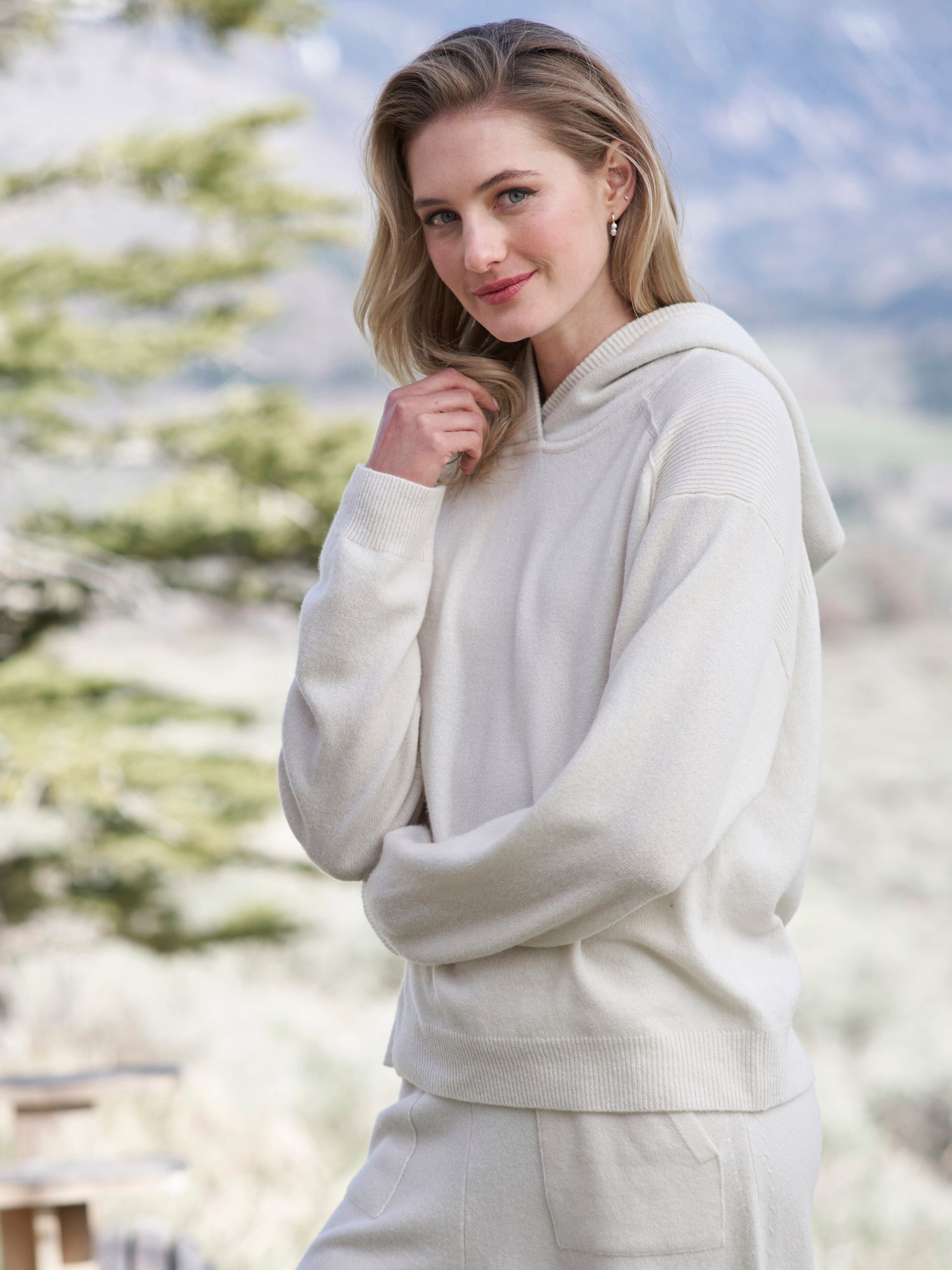 Lotte Hoodie Cashmere Jogger Set - Women's Soft Sweatshirt & Joggers Outfit - Cozy Lounge Wear for Home, Travel & Casual Outings