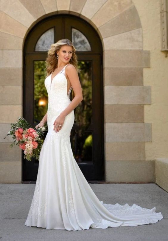 Stella York 7078 Sample Wedding Dress – Elegant A-Line Gown for Brides, Perfect for Church, Beach, and Outdoor Ceremonies
