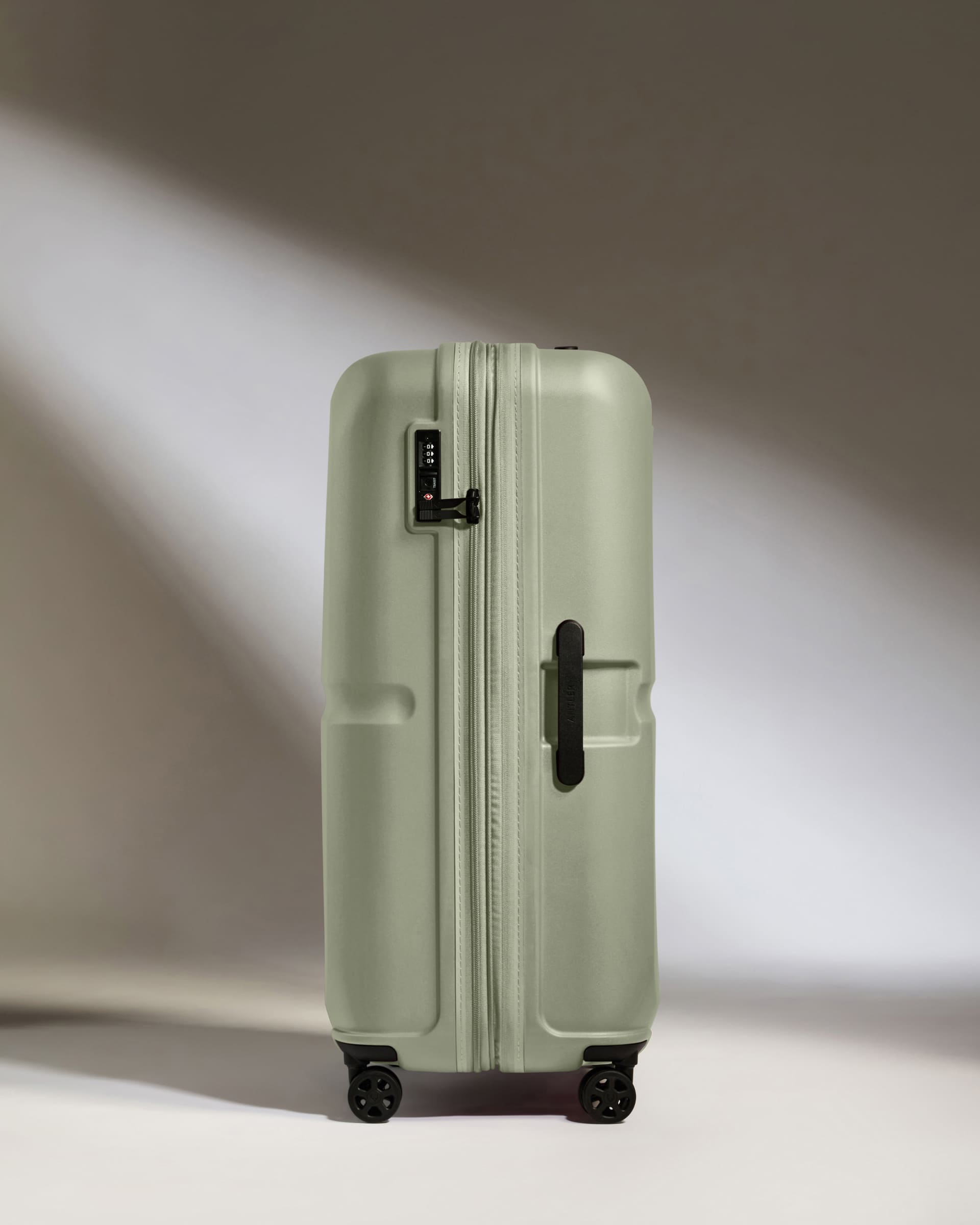 Large Clover Green Luggage with Single Stripe - Perfect for Travel, Business Trips & Vacations