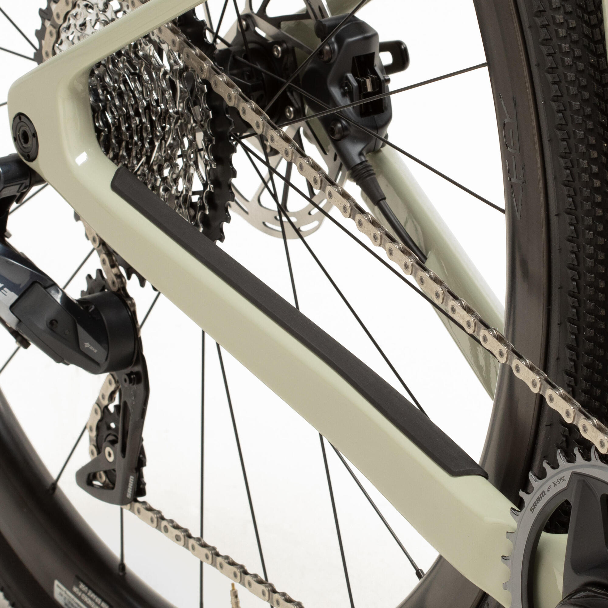 SRAM Force AXS Carbon Gravel Bike - Reynolds Wheels | Lightweight & Durable for Off-Road Adventures & Commuting