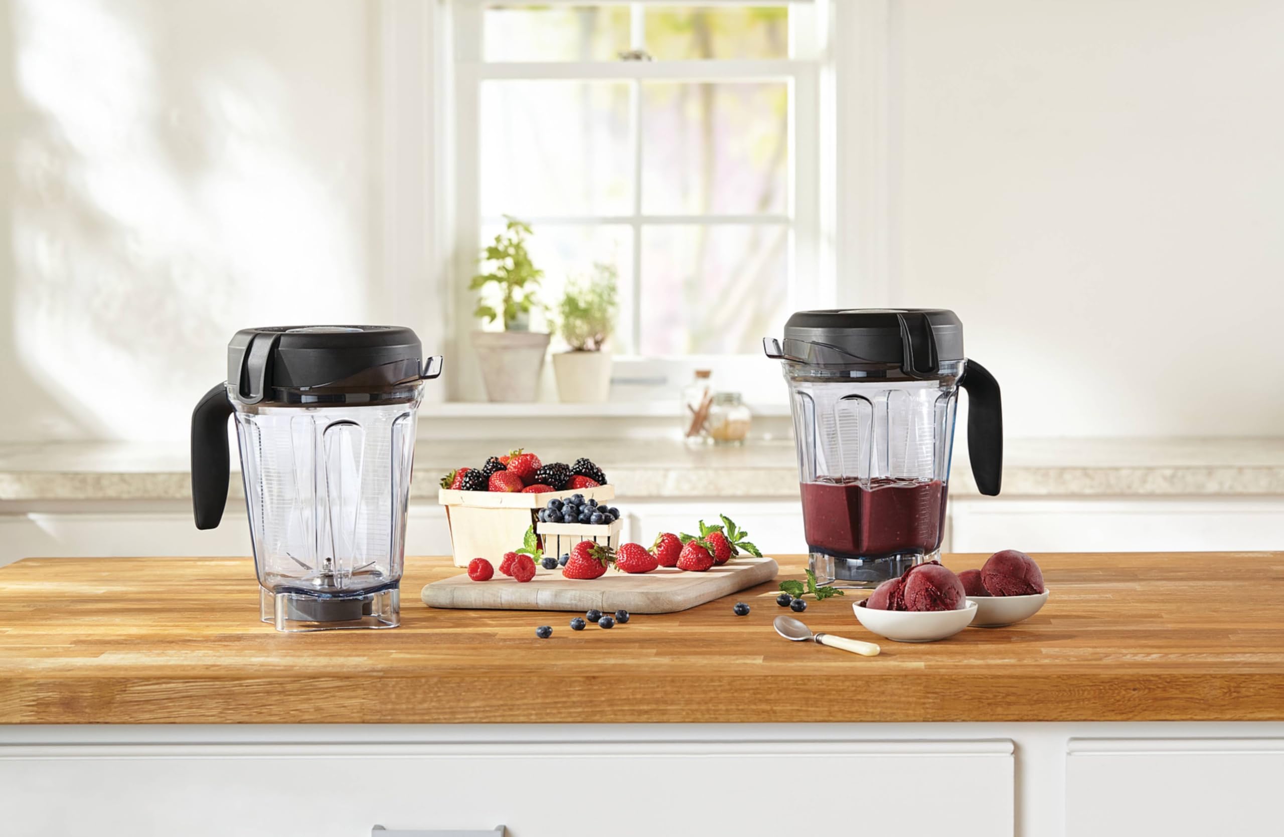Vitamix 64oz Low-Profile Blender Container - Clear BPA-Free Replacement Pitcher for Smoothies, Soups & Nut Butters - Perfect for Vitamix 5200, 5300, 6300 & Professional Series Blenders