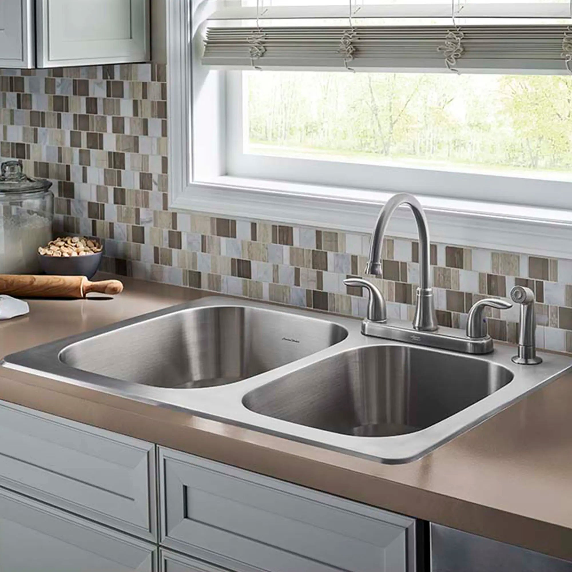 Fairport® Stainless Steel 2-Handle Kitchen Faucet with Pull Down Sprayer - Perfect for Modern Home Kitchens, Dishwashing & Food Prep