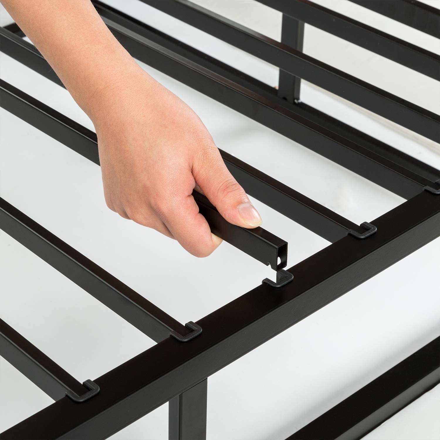 ZINUS 4 Inch Quick Lock Metal Smart Box Spring Mattress Foundation - Strong Steel Frame, Easy Assembly, Full Size, White - Perfect for Bedroom, Guest Room & Dormitory Use