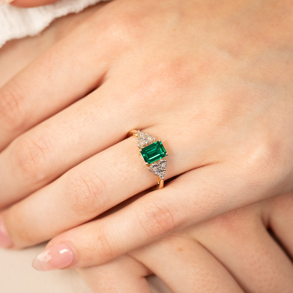 9ct Yellow Gold 7mm Lab-Created Emerald and Diamond Ring for Women - Elegant Engagement, Wedding, Anniversary Gift Jewelry