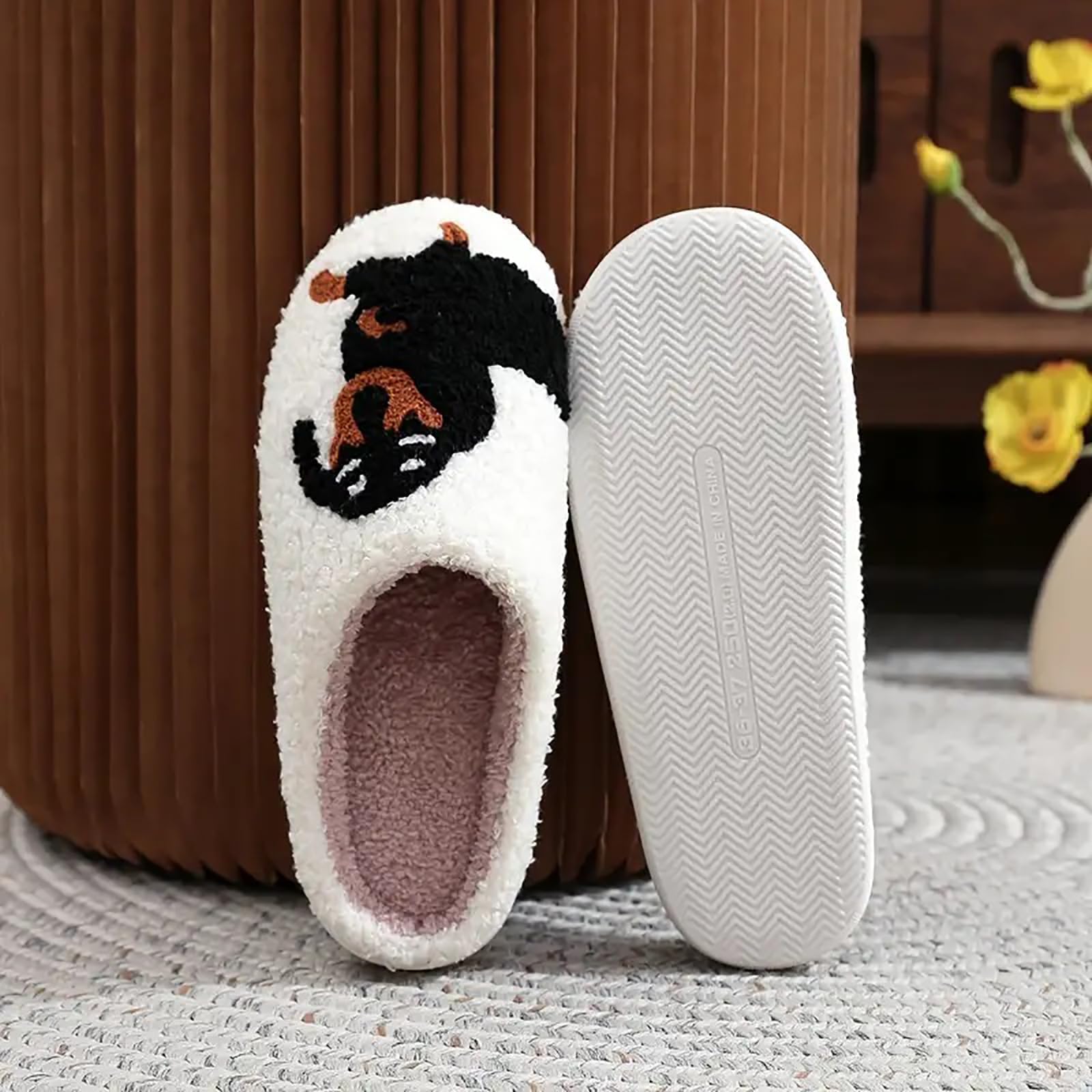 **Adorable Dachshund & Chicken Cartoon Slippers for Women - Soft Plush Memory Foam House Shoes - Cozy Indoor/Outdoor Slippers for Relaxing at Home, Lounging & Comfort**