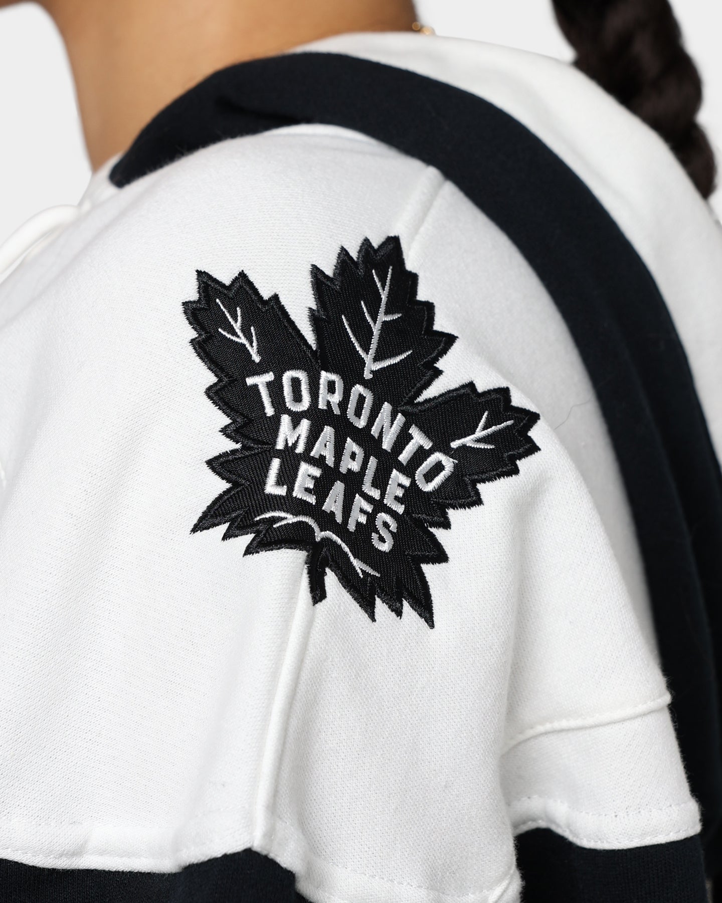 47 Brand Toronto Maple Leafs Superior Lacer Hoodie - Men's NHL Hockey Pullover Sweatshirt (Jet Black) - Perfect for Game Day, Casual Wear & Sports Fan Apparel